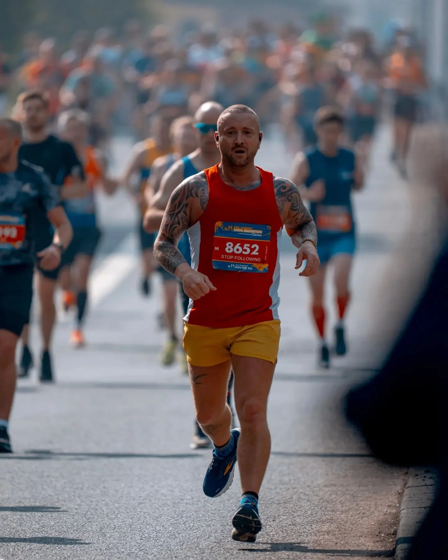 Sometimes your goals for a marathon is to just take selfie with a loved one ❤️ 
#robburrowleedsmarathon #leedsmarathon2023 #runningmotivation #leedslife #whoisthisguy #shotonlumix #lumixs5ii #sigma60600mmsports