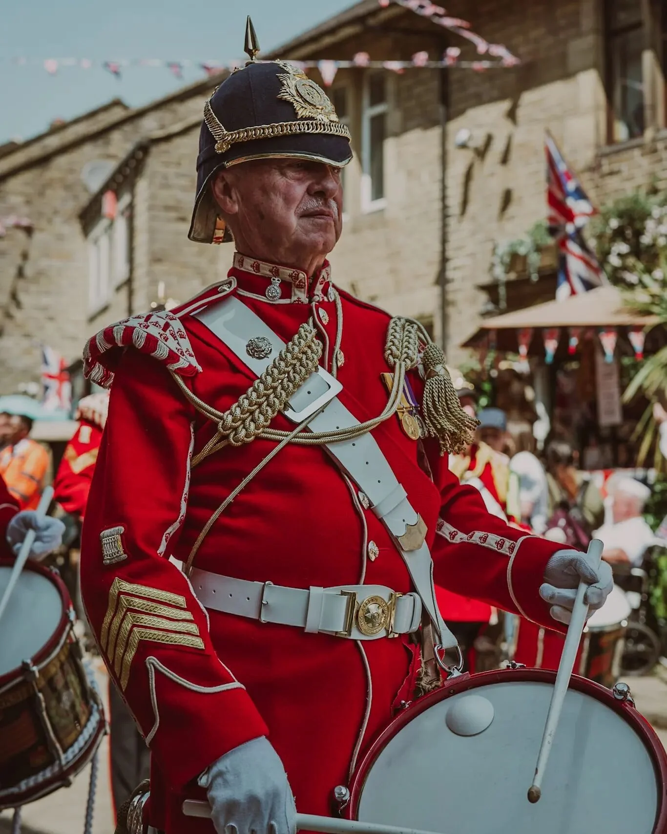 Keep the beat at the #1940sweekendhaworth

#haworth1940sweekend #haworth1940s #drummer #1940style #ww2reenactment  #haworth #redjacket #militarydrummer #shotonlumix #lumixs5ii #lumix50mm18