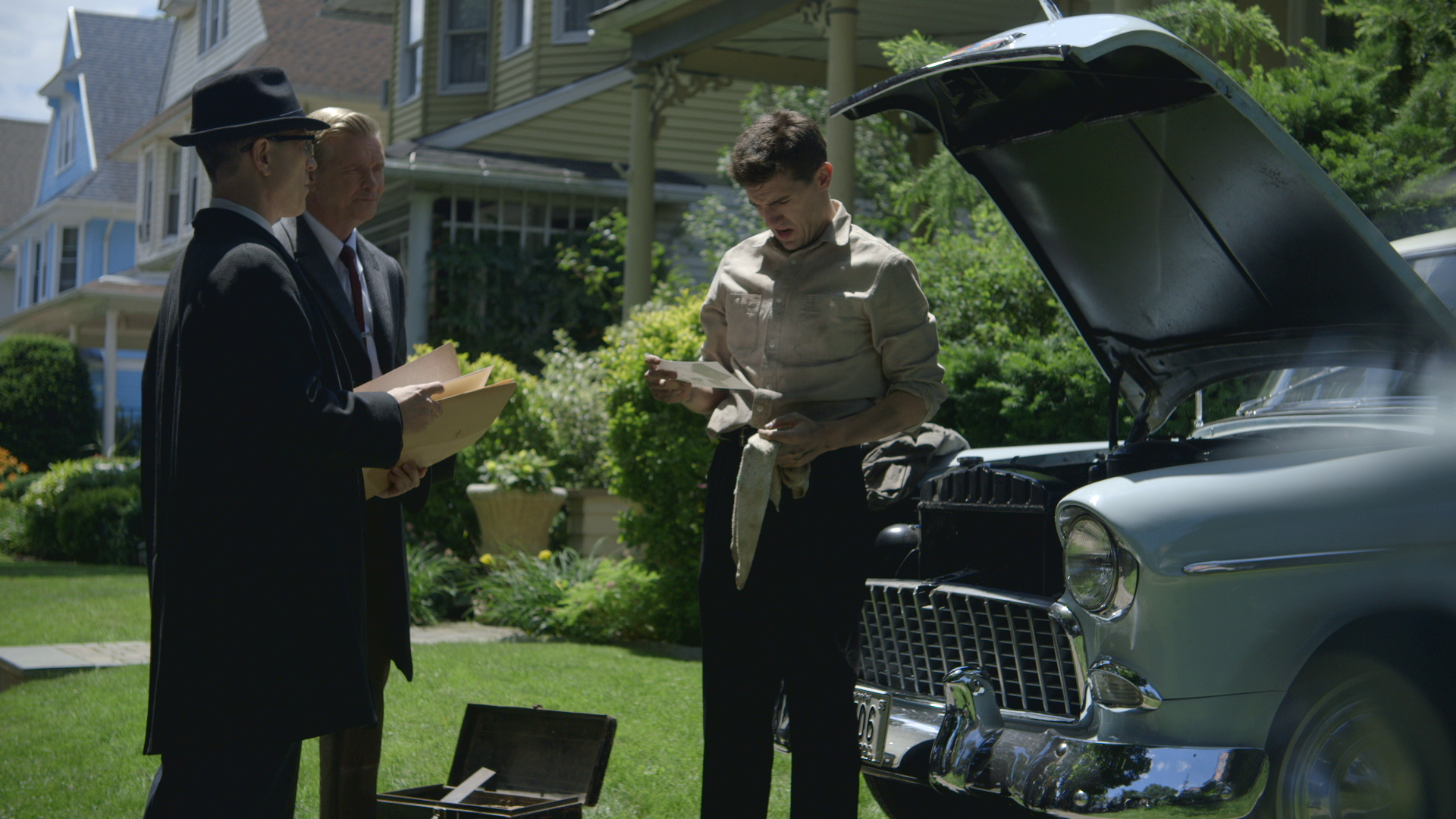 jack and detectives driveway2.png