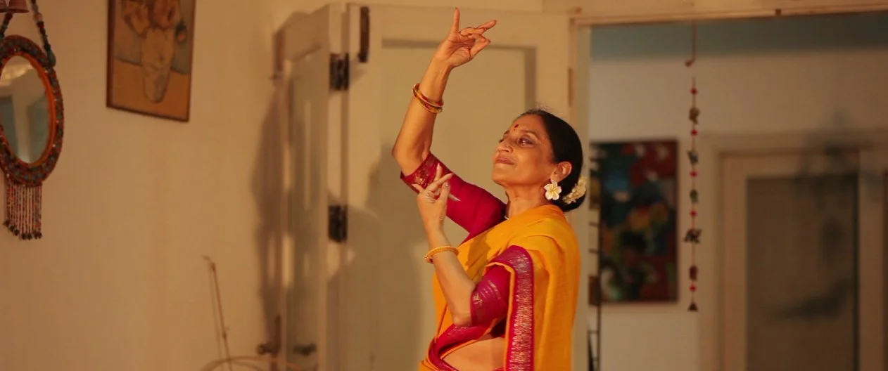 SHEEMA Dance Grab 1.jpg