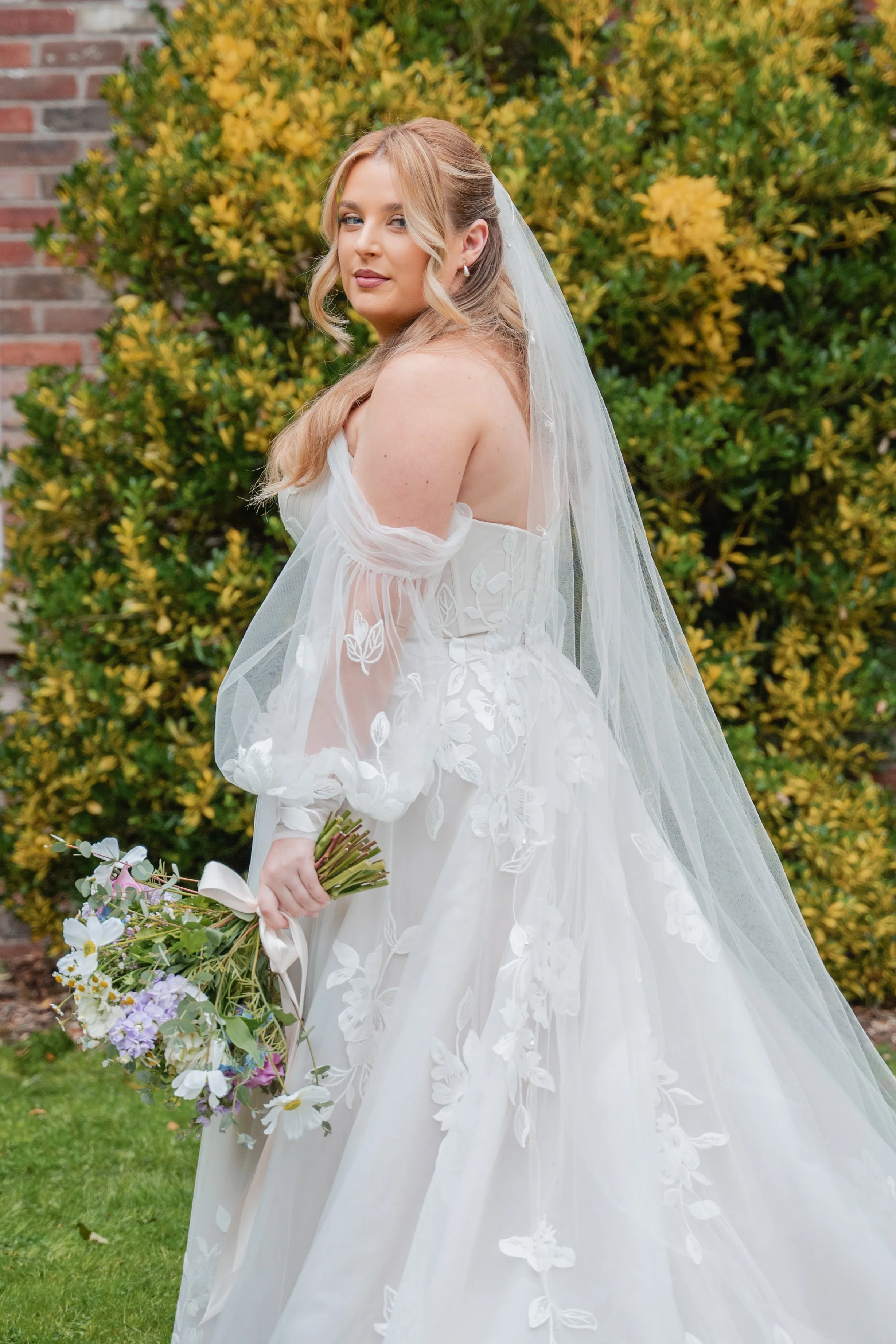 Bride solo portrait 2.jpg