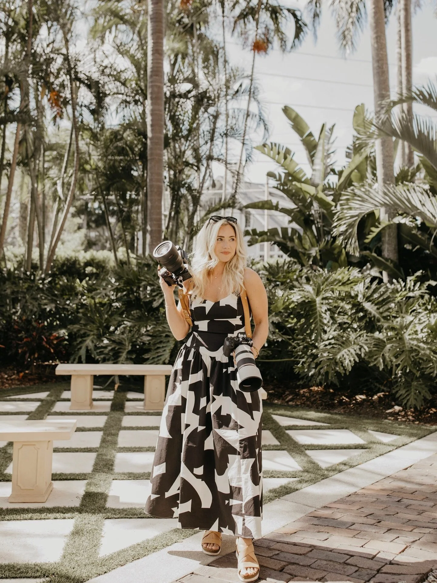 Hi, I&rsquo;m Andy 🤍
Wedding photographer, mom of four girls, and someone who feels everything &mdash; which is probably why I care so much about the moments I capture. I have so many new faces here over the last couple of months so I thought I shou