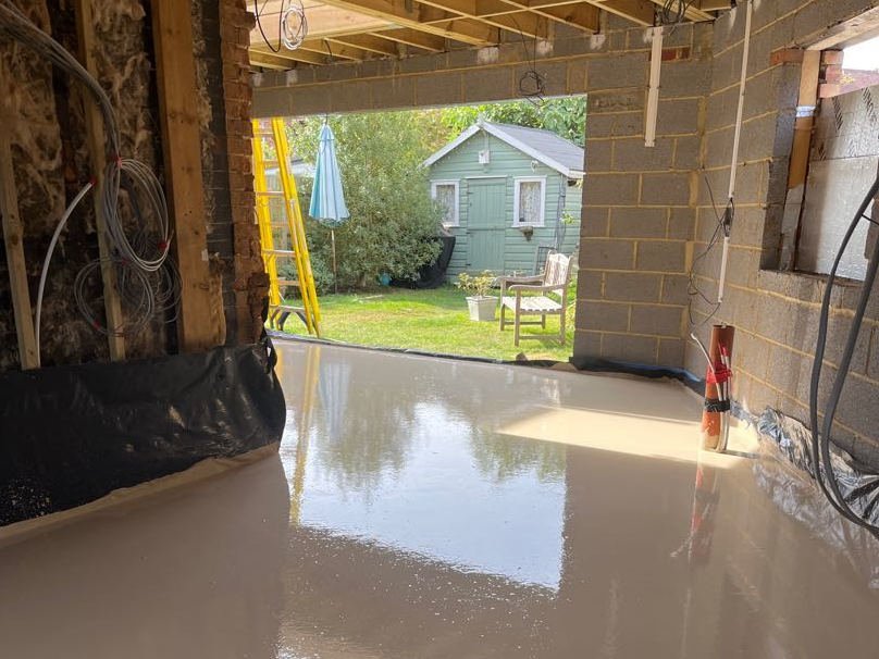 Sigma Screed liquid flow screeding contractor Buckinghamshire.jpg