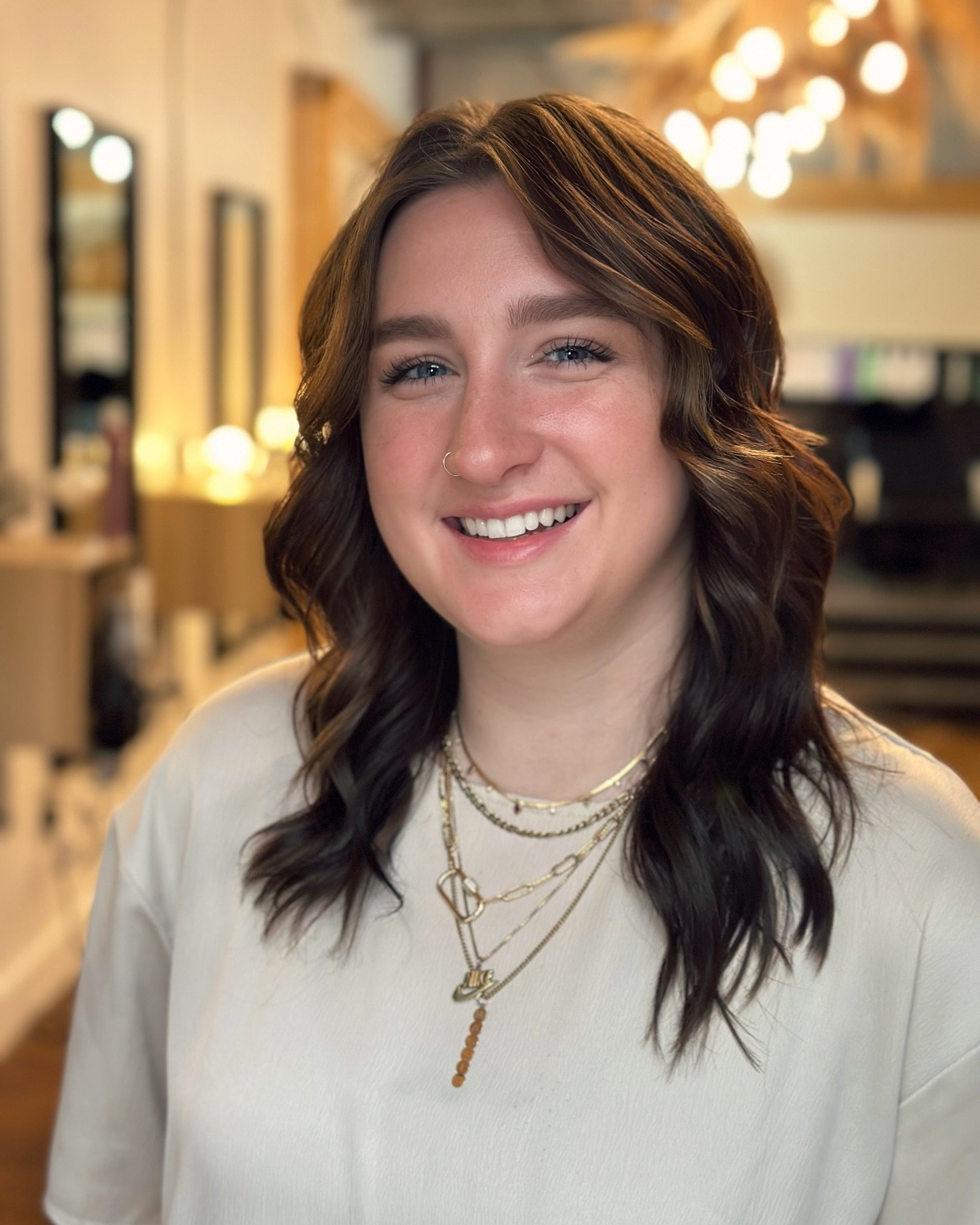 Welcome one of our newest stylist Maggie @cosmetologybymaggie to the team!! Maggie is a queer, fourth generation Oregonian who has had a lifelong passion for all things beauty. She is driven by her love for meeting new people and working with each cl