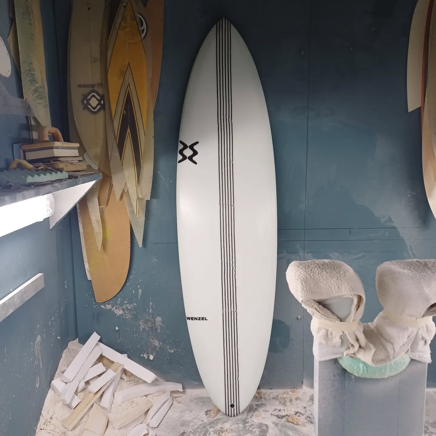 &quot;Clipper&quot; model 6'6&quot; x 20&quot; 1/2 x 2&quot;3/4 full epoxy construction and 2+1 fins setup for @ohmirco  stronger and lighter!
Enjoy the ride!

#handshaped #handshaping #handmade #handcrafted #hechoamano #surfboardshapers #supportyour