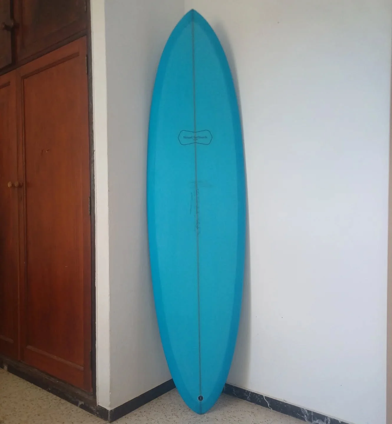 6'9&quot; x 20&quot; 3/4 x 2&quot; 13/16 Clipper 2+1 in bright blue pigment resin tint made with love for @giovannettisimo 
enjoy the ride!

#handshaped #handshaping #handmade #handcrafted #hechoamano #surfboardshapers #supportyourlocalshaper #surfbo