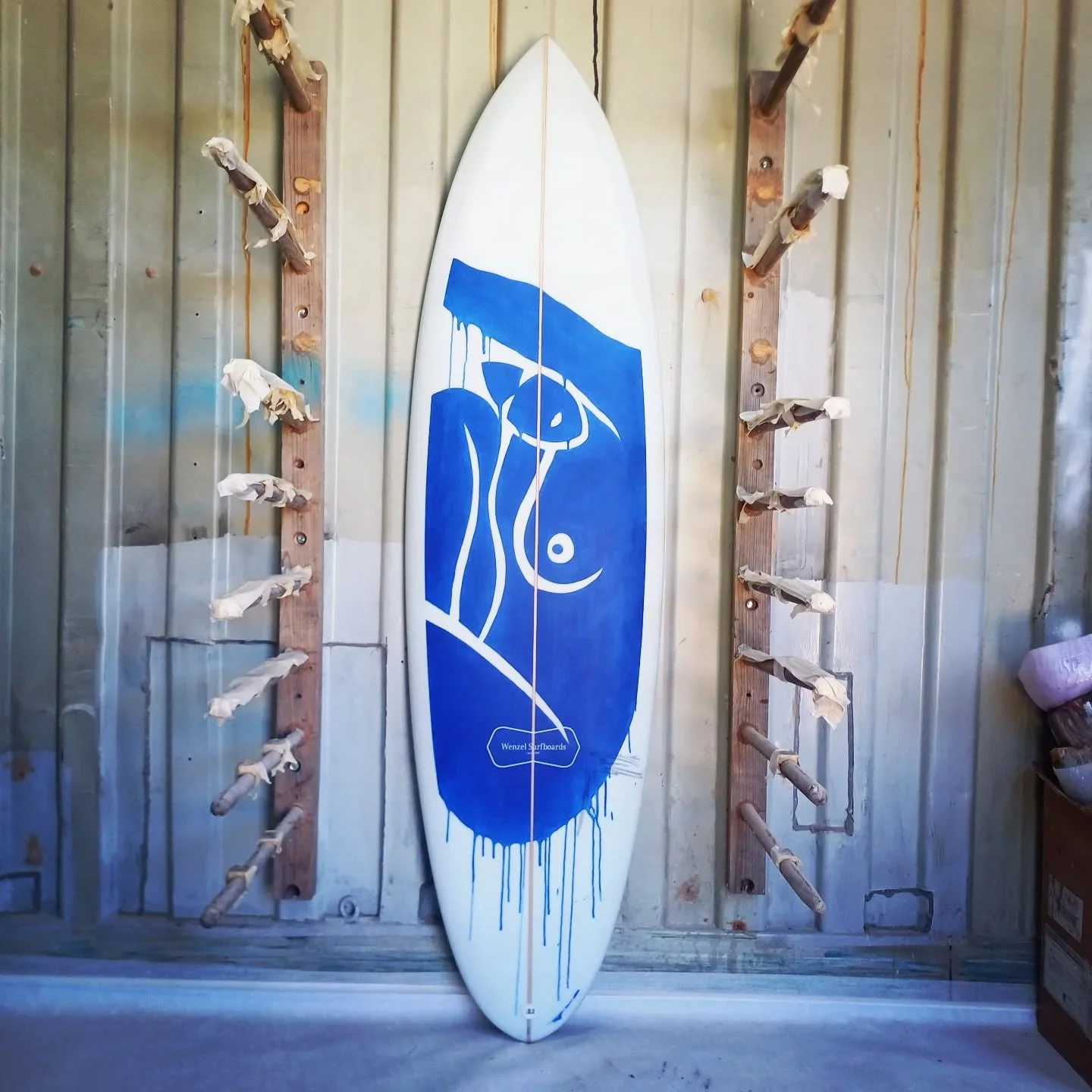 6'3&quot; x 20&quot; 1/4 x 2&quot; 5/8 Clipper 2+1 for @greta_chicheri_artist paint job made by herself! 
Looking good!!
Enjoy the ride!!! 

#handshaped #handshaping #handmade #handcrafted #hechoamano #surfboardshapers #supportyourlocalshaper #surfbo