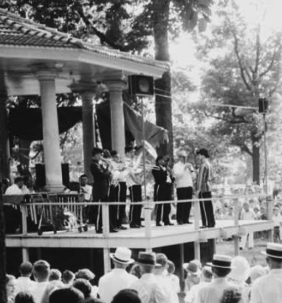 No good photo of the Lexington Bandstand has been found, but this photo from Miller Park in Bloomington shows the bandstand built in the same era by Mr. Clark Stewart in the same pattern as the Lexington bandstand 
