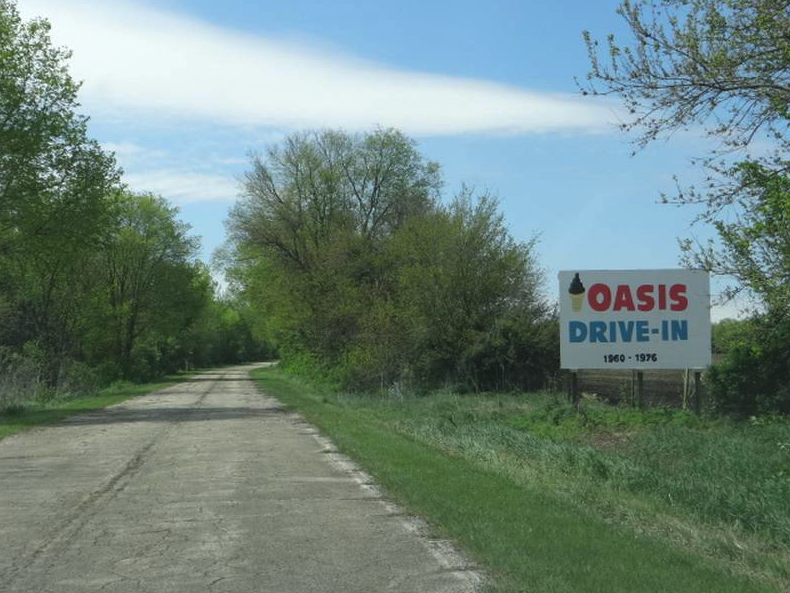 Original Route 4/66 & Oasis Drive-In Sign on Memory Lane, Source: Illinoisroute66.org