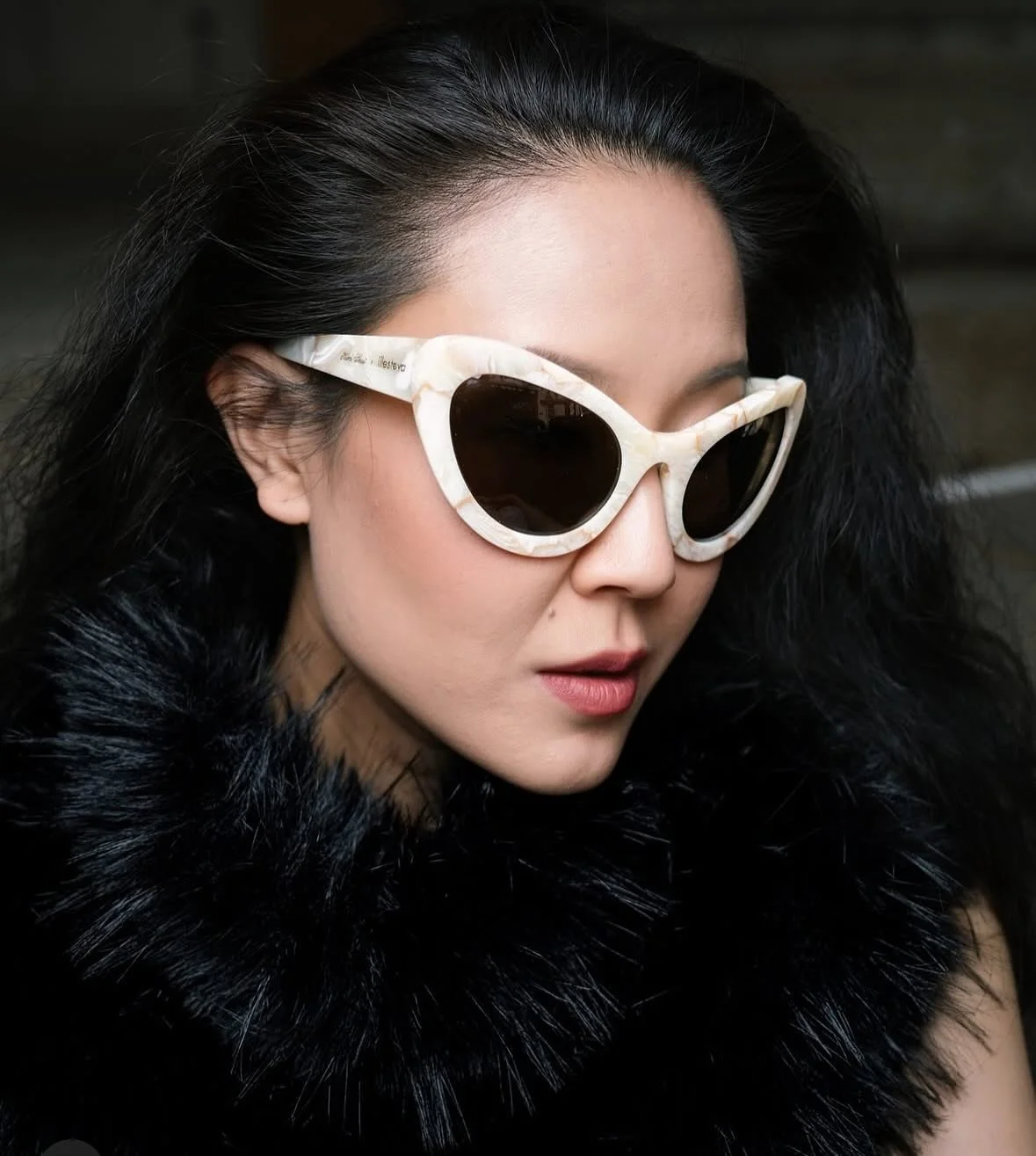 KIM SHUI x ILLESTEVA 𖡼 Introducing Illesteva&rsquo;s capsule collection with the iconic New York designer, Kim Shui. A striking cat eye silhouette available in three limited edition colorways.

Kim Shui photographed by @gabres