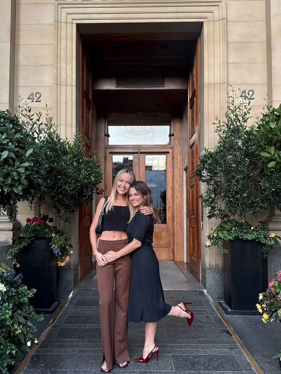 Scotland pt 1 ❤️ staying at 2 beautiful hotels, pre wedding celebrations with some of my oldest, bestest friends, quaint bars, breathtaking scenery, so much laughter &amp; time to be totally present with people I love. What a time 🏴󠁧󠁢󠁳󠁣󠁴󠁿🥳

S