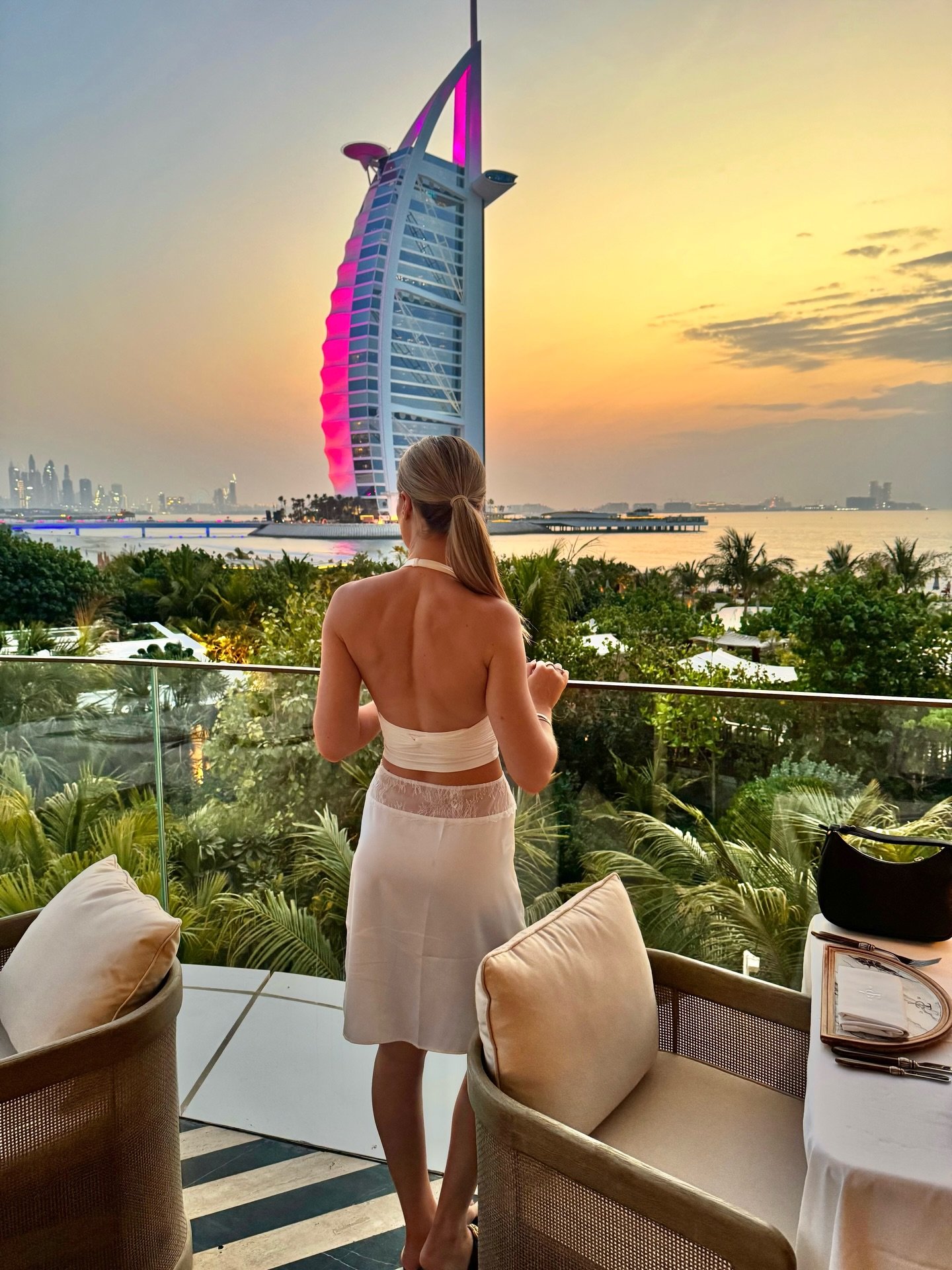 Dubai memories from my favourites folder ❤️

Despite getting the sickest I&rsquo;ve probably ever been in my life as soon as I landed and the war breaking out that day, we still made the most of it. 

Just like the locals were saying - don&rsquo;t le