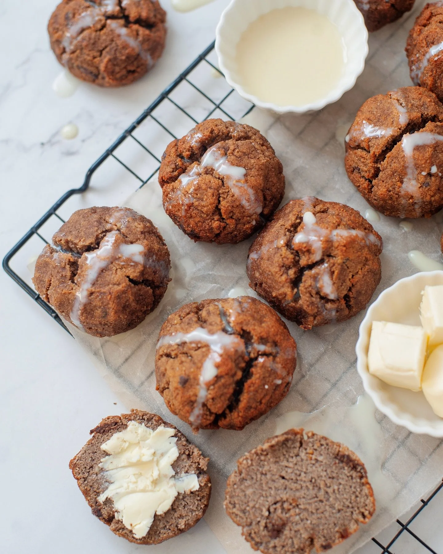 Looking for some sugar free, gluten free, blood sugar balancing treats long weekend? 🐣

I&rsquo;ve got these 6 free recipes for you 💚

👀 Why opt for these over the real deal? 

Calories may be similar, and of course, anything in moderation is tota