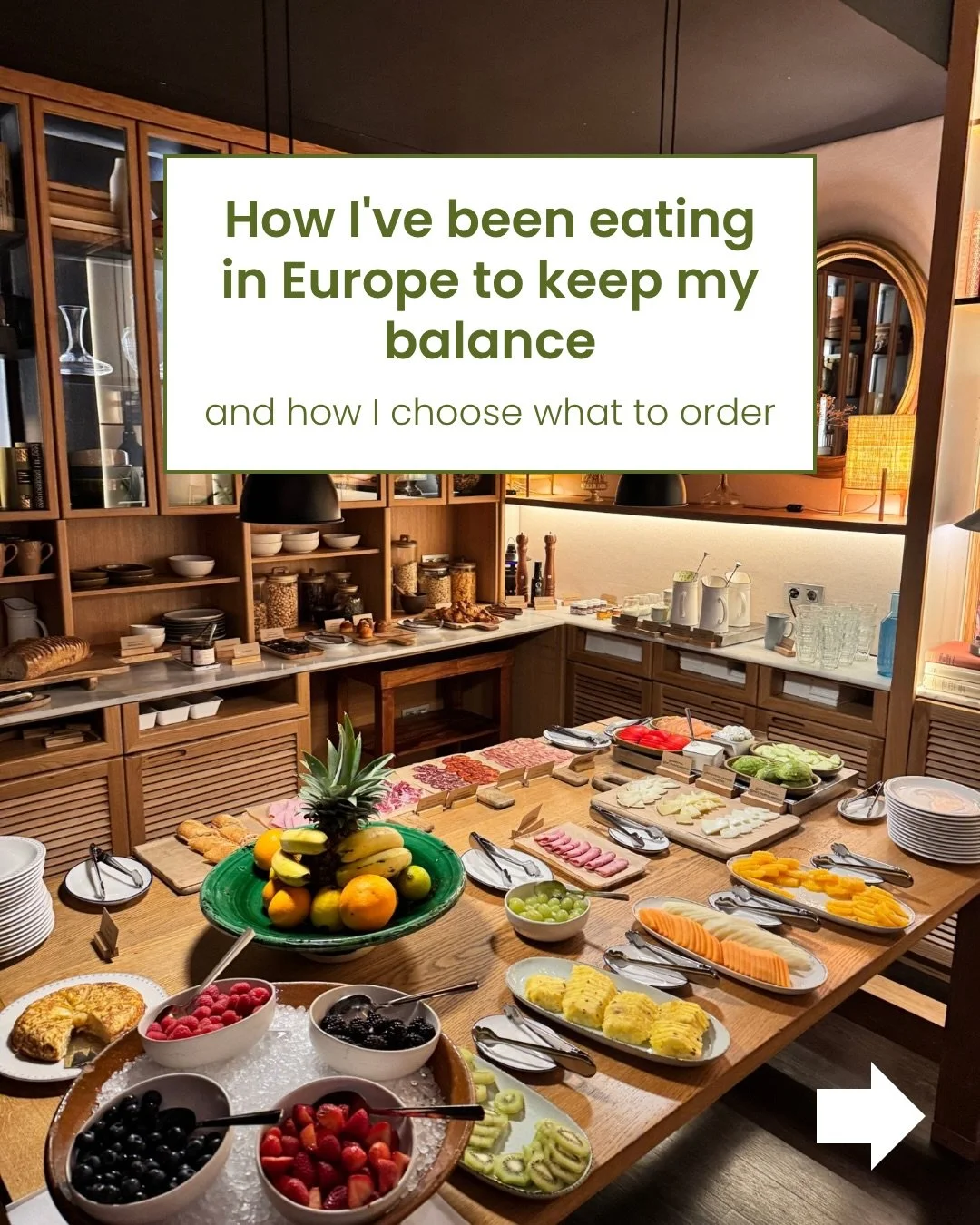 People always ask how I stay on track when I&rsquo;m travelling for weeks at a time. So here&rsquo;s what I do!👇 
I&rsquo;m eating out almost every meal here, so I&rsquo;m closer to 50/50 than my usual 80/20. And I know that can sound scary if you&r
