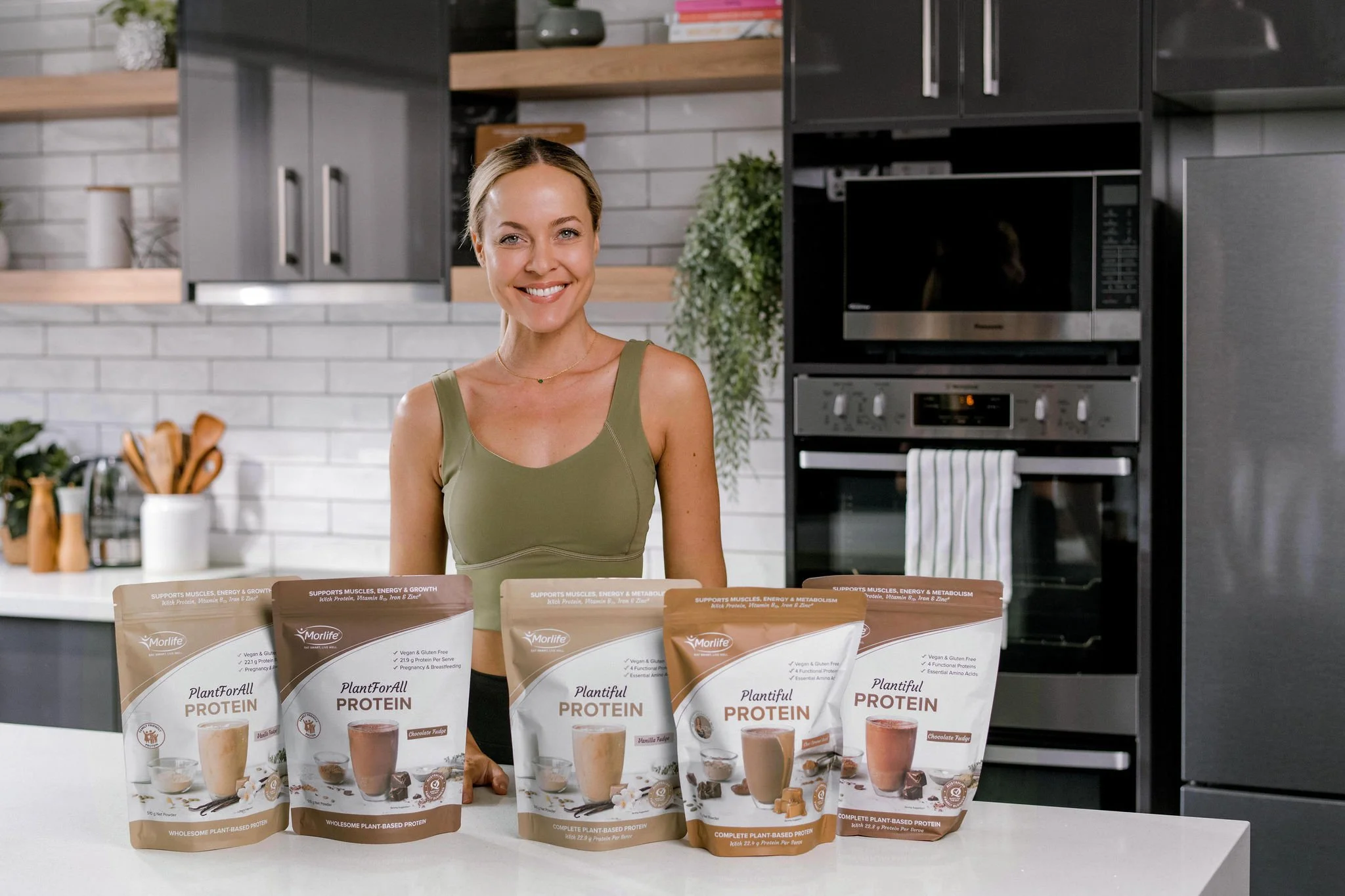 Bec with a variety of Morlife Plantiful Protein Powders
