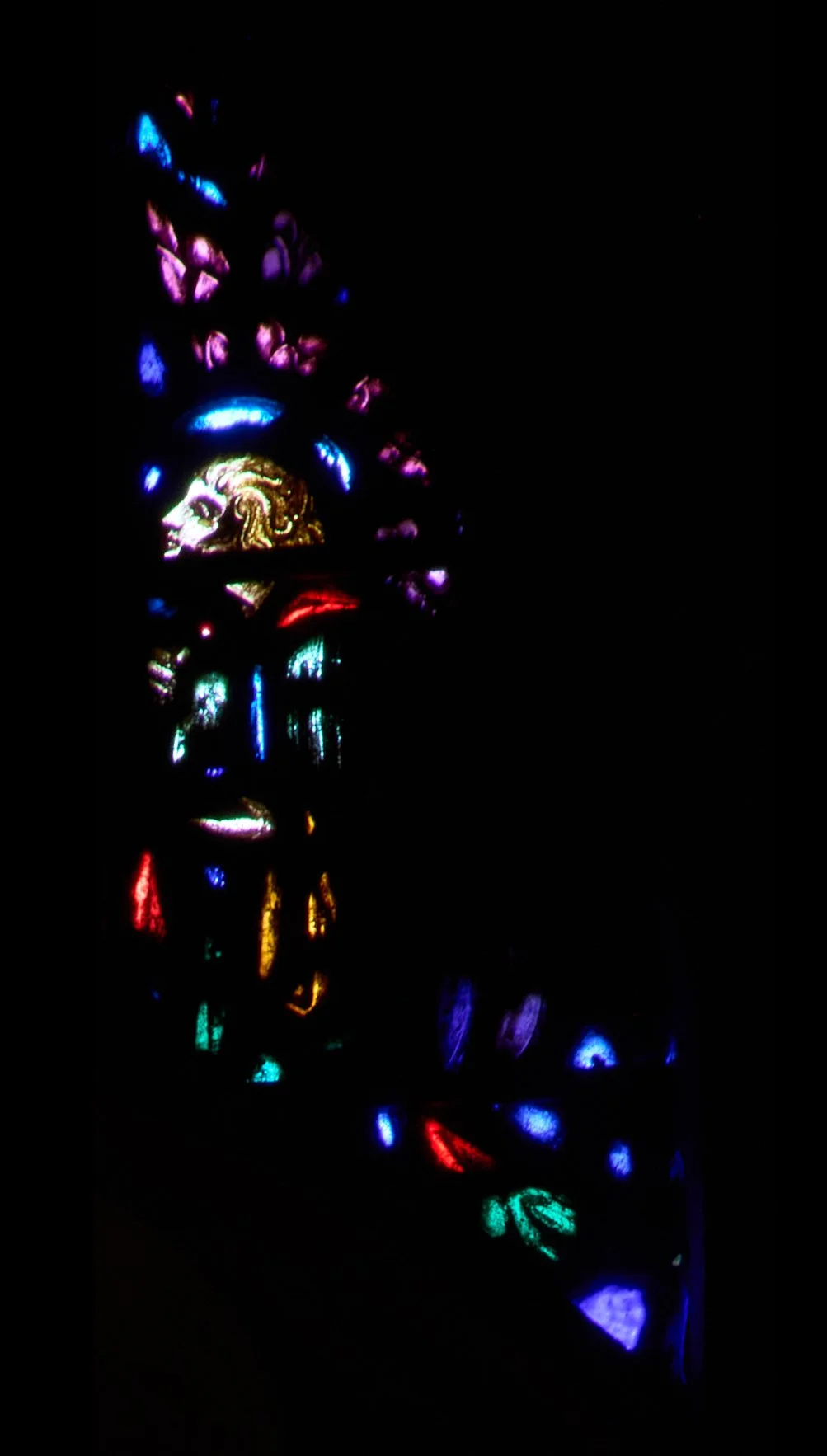 Tracery Glass 4 (Dagger) Worshipper