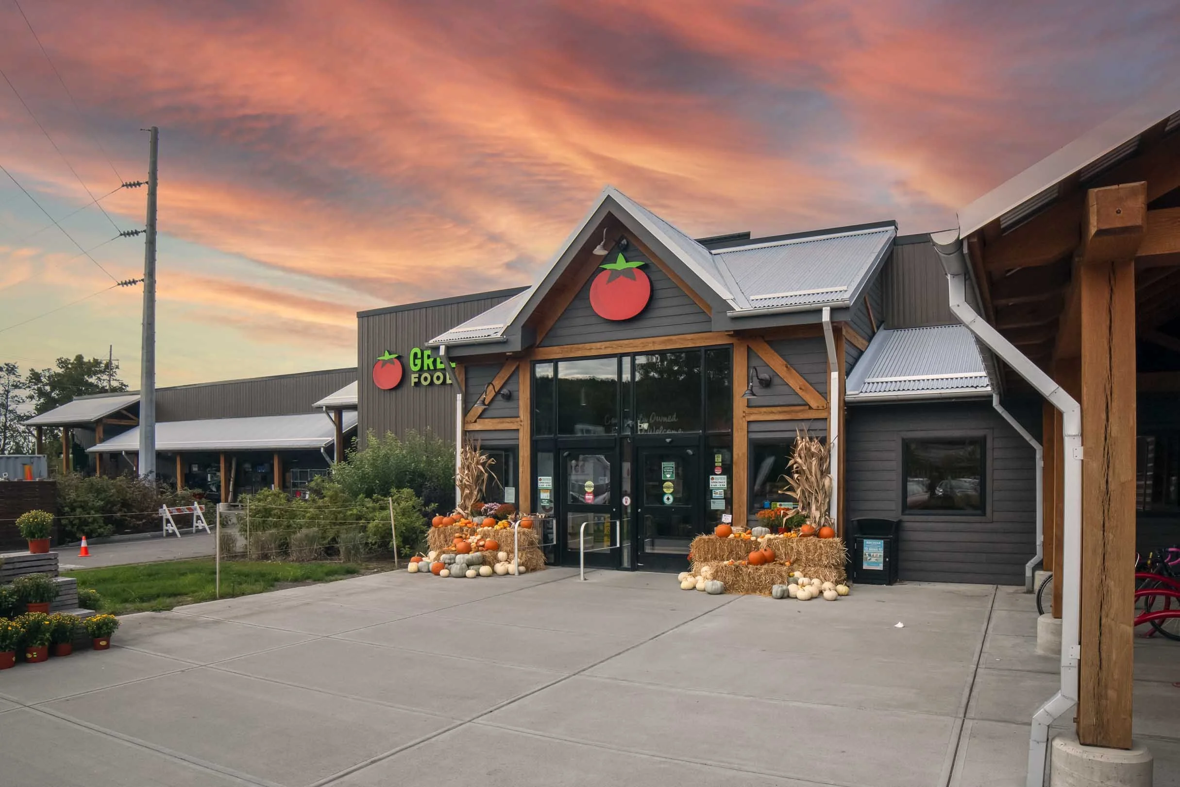 Greenstar_timberframe_grocery_store_02.jpg