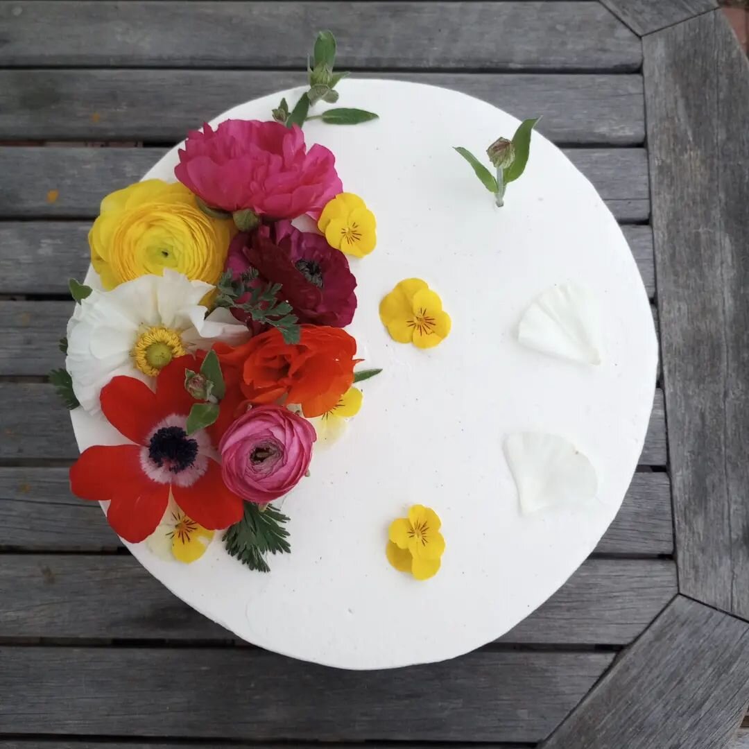 How many flowers are too many flowers?? 🌺🌸🏵️🌼🌱

I made this Vegan Strawberry Vanilla Bean Cake with salted date vanilla buttercream for a first bday celebration 💗 and she deserved all the flowers !!
Also, a welcoming to spring as all the flower