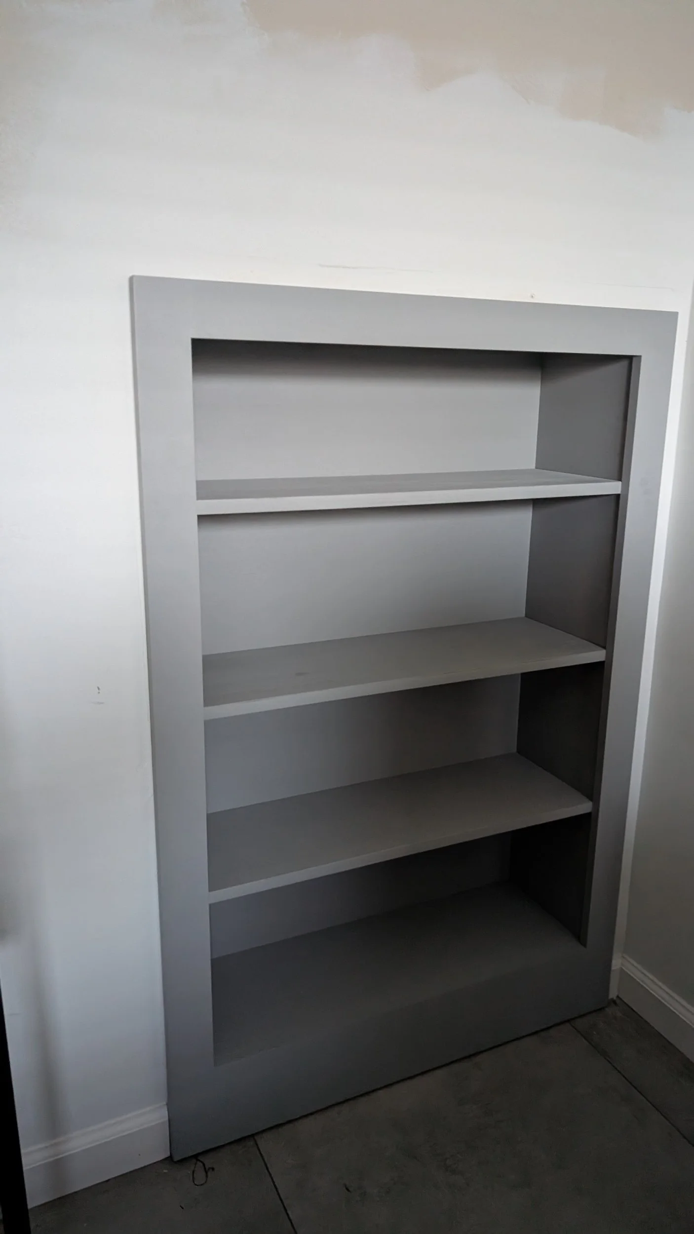 Bookcase_2.jpg