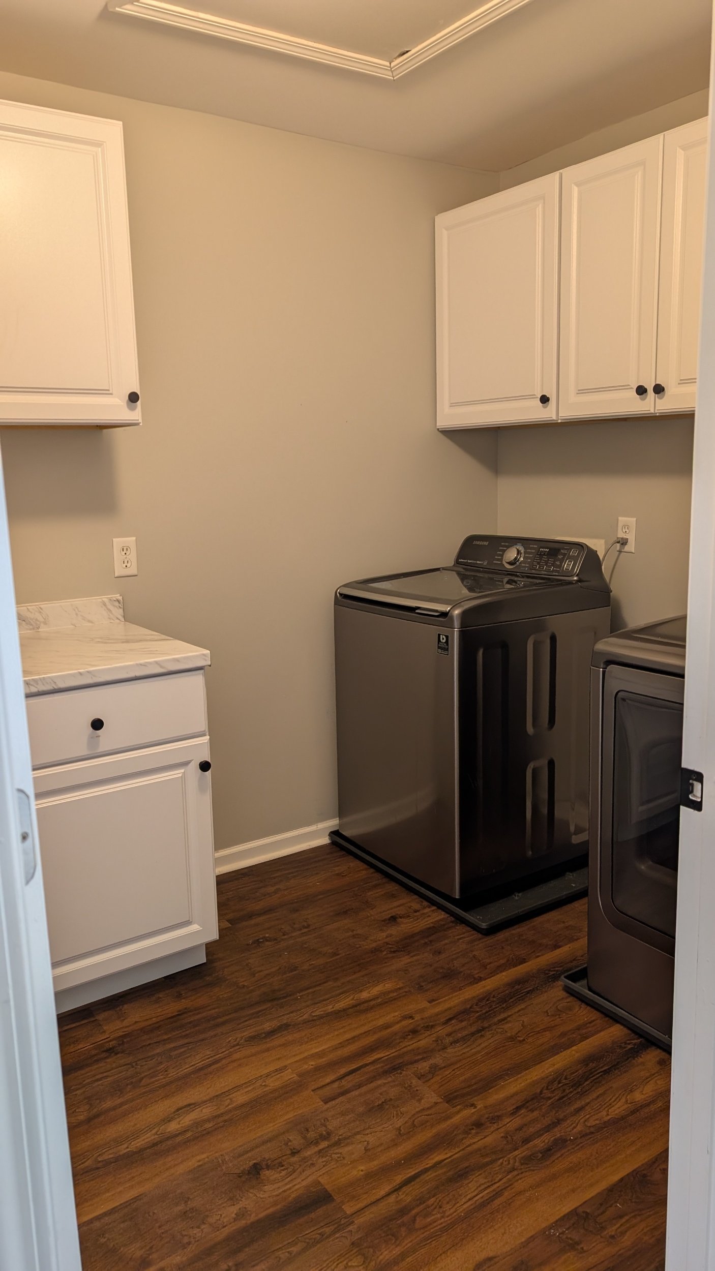 Laundry_room_cabinetry_5.jpg