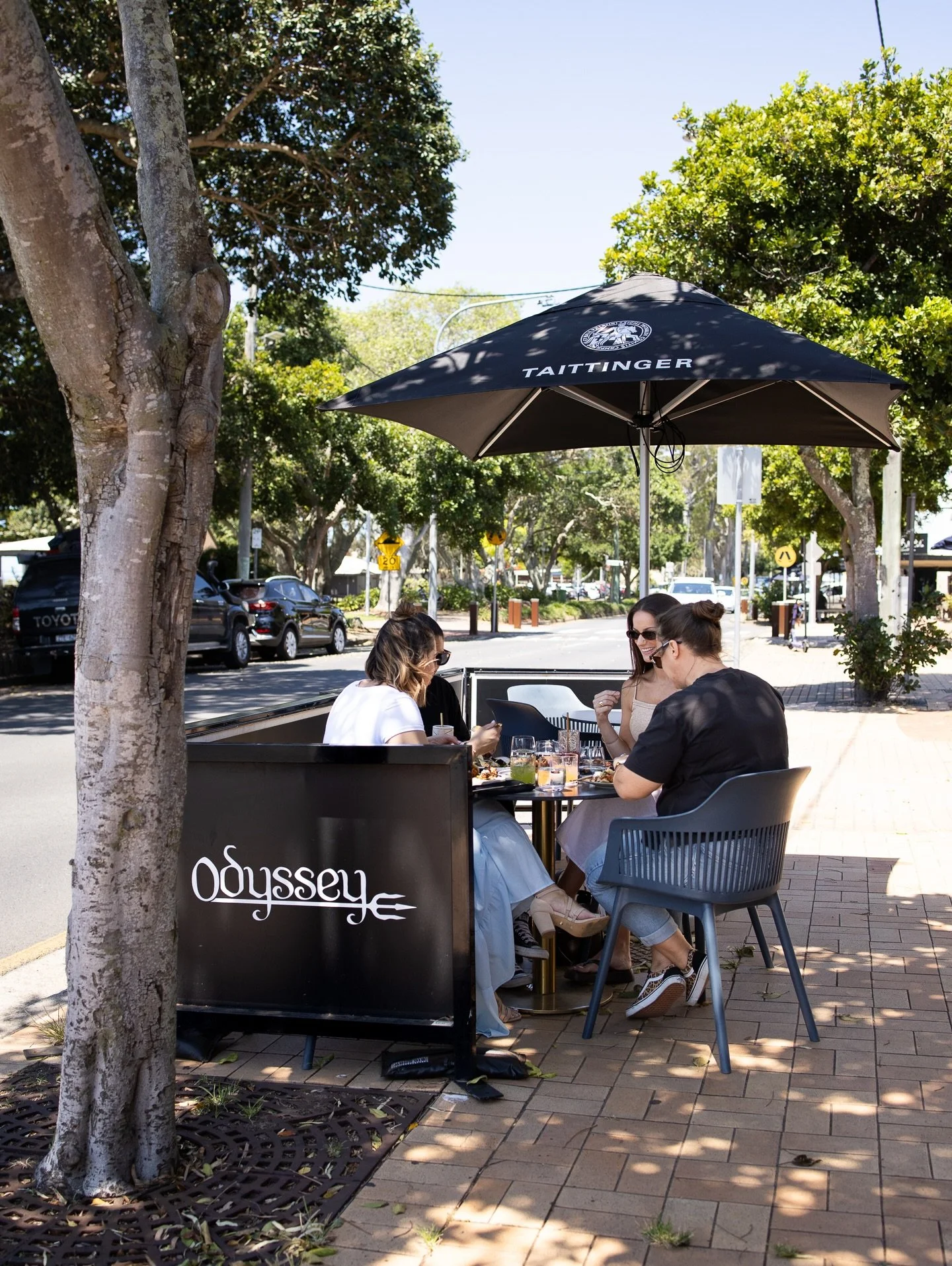 Did you know we have outdoor seating available, overlooking the Scarness Pier? What better way to soak up these longer summer days than enjoying a drink out here at sunset, or before your dinner booking?

Outdoor seating is also available for lunch b