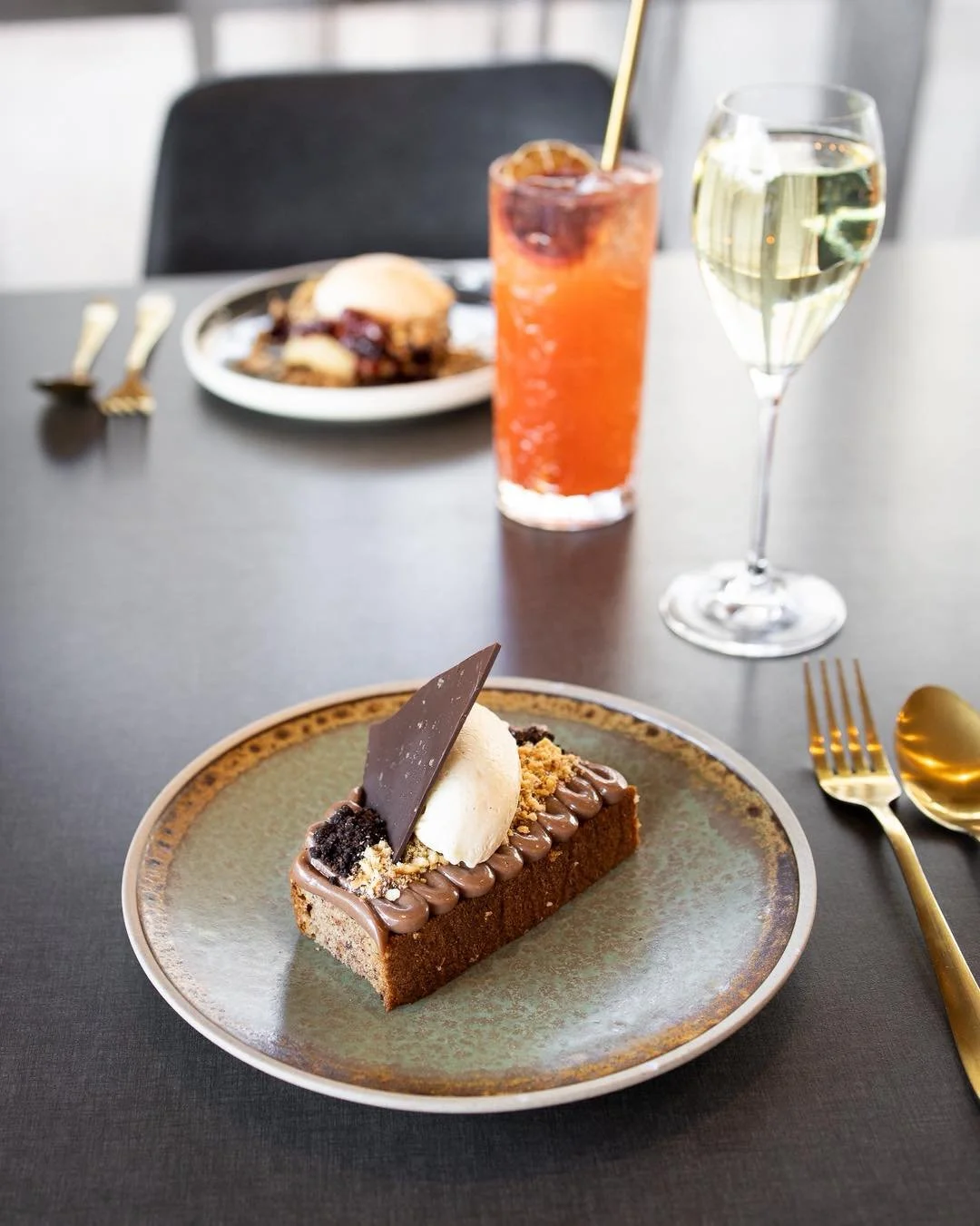 Hazelnut base, silky Nutella swirls, a quenelle of chantilly and that crisp shard of chocolate on top&hellip;

Rich, smooth, a little crunchy &mdash; basically the dessert you accidentally order for the table but fully plan on finishing yourself. 🤎✨