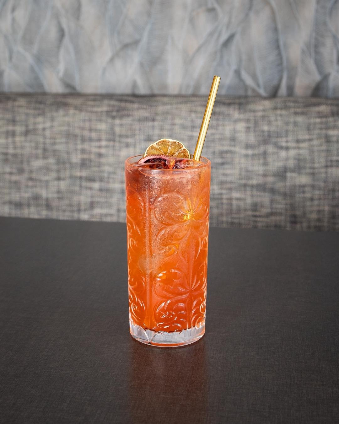 Blood Orange Ricky 🍊✨

Gin shaken with pomegranate liqueur, fresh blood orange and a squeeze of lime.

Bright, zesty and just the right amount of punchy.
Sunshine in a glass. 🍸