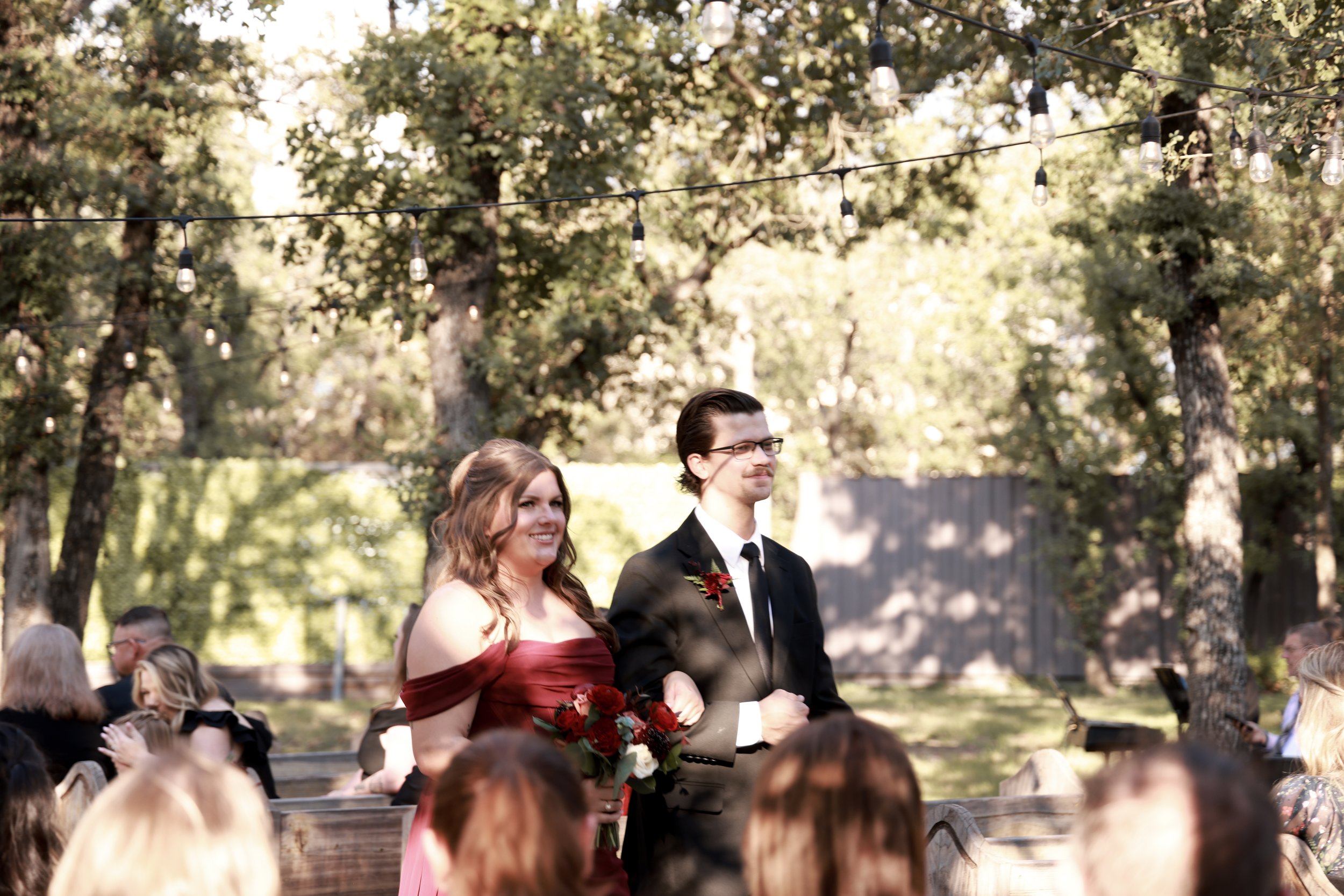 dallas-wedding-photographer-fort-worth-roanoke-burgundy.jpg