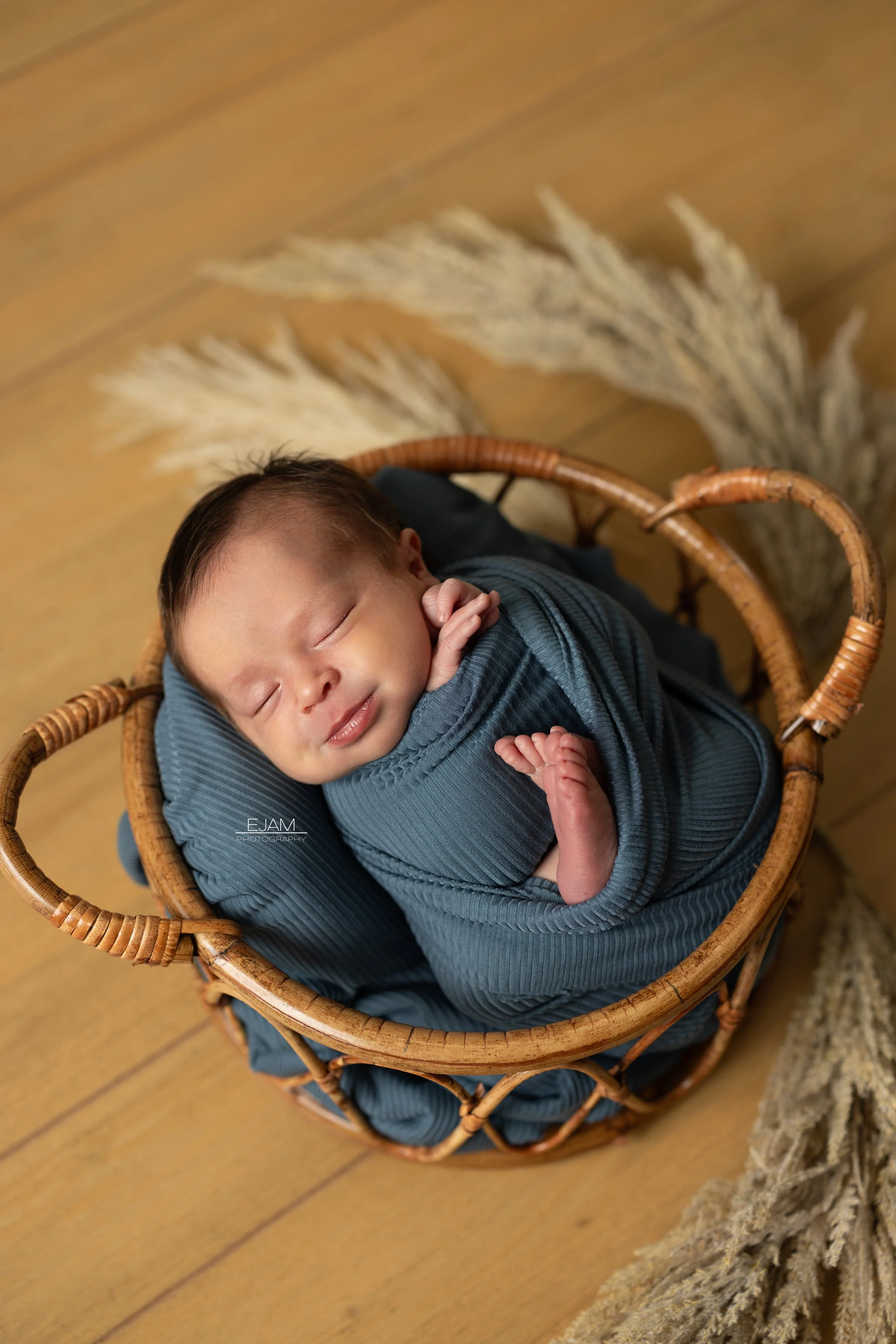 dfw newborn photographer, Dallas maternity photographer, Fort Worth baby photos, newborn photography studio in DFW.