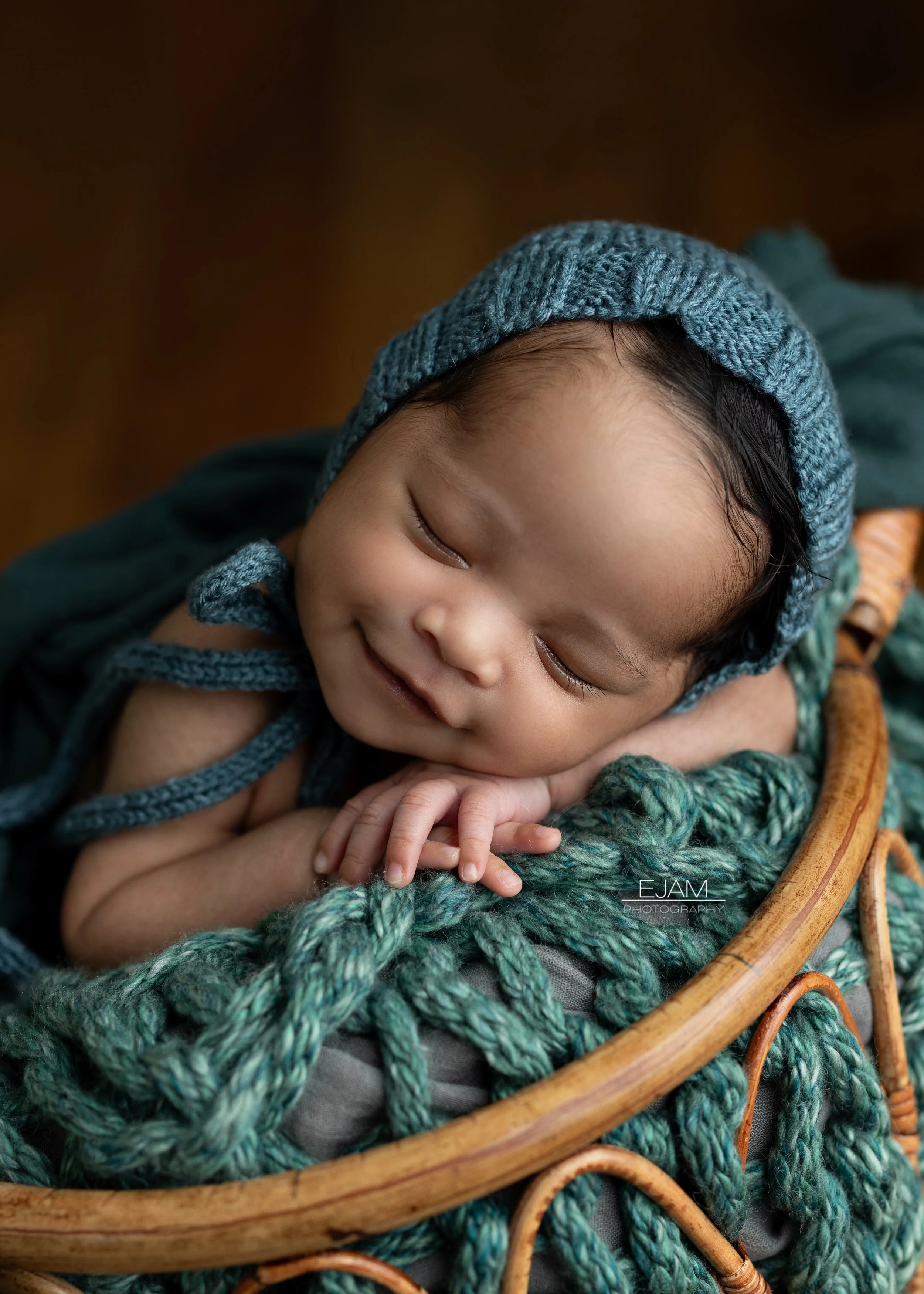 BEST NEWBORN PHOTOGRAPHER NEAR ME | FORT WORTH NEWBORN PHOTOGRAPHER | DALLAS BEST NEWBORN PHOTOGRAPHER