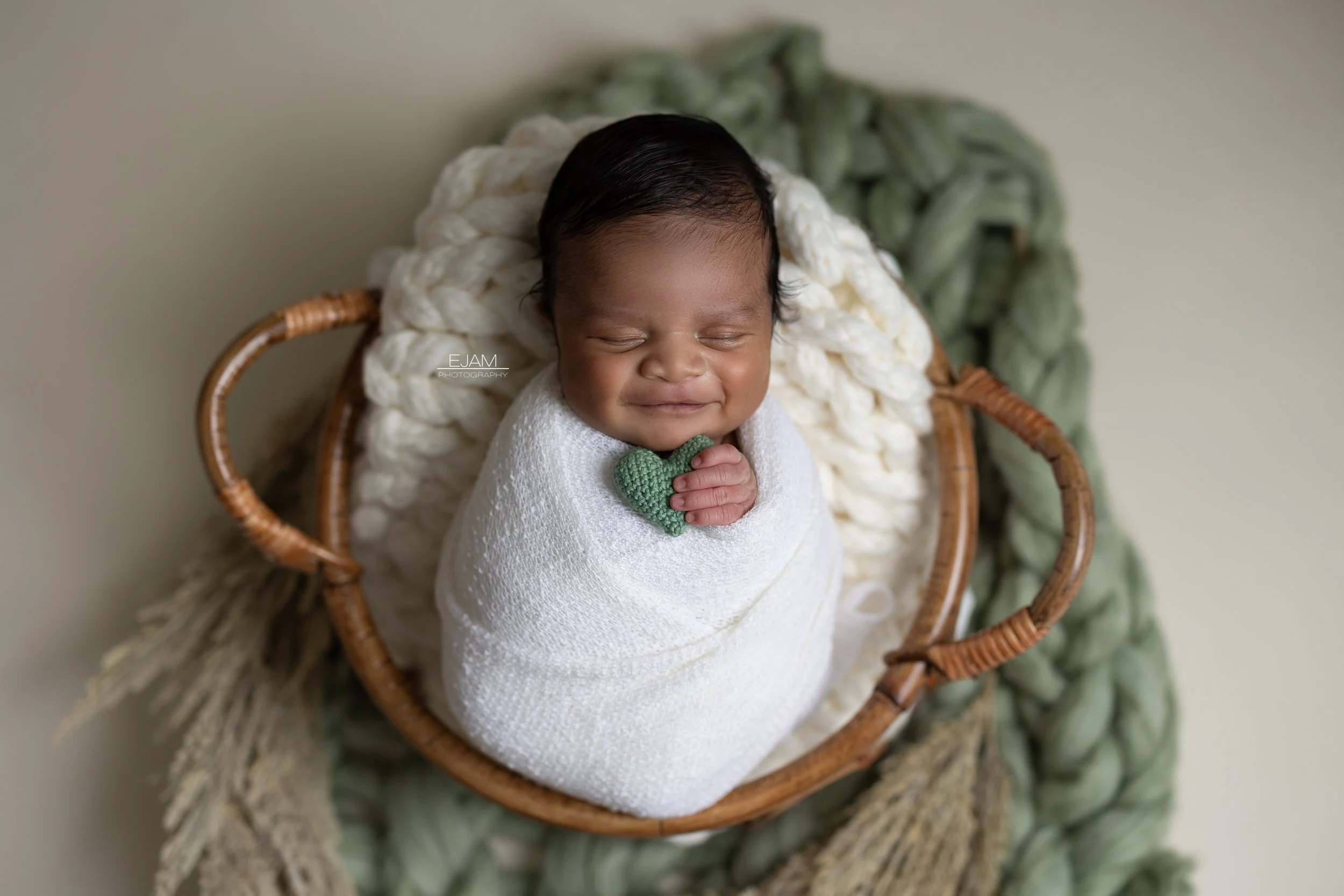Fort Worth newborn photographer. DFW newborn photographer.