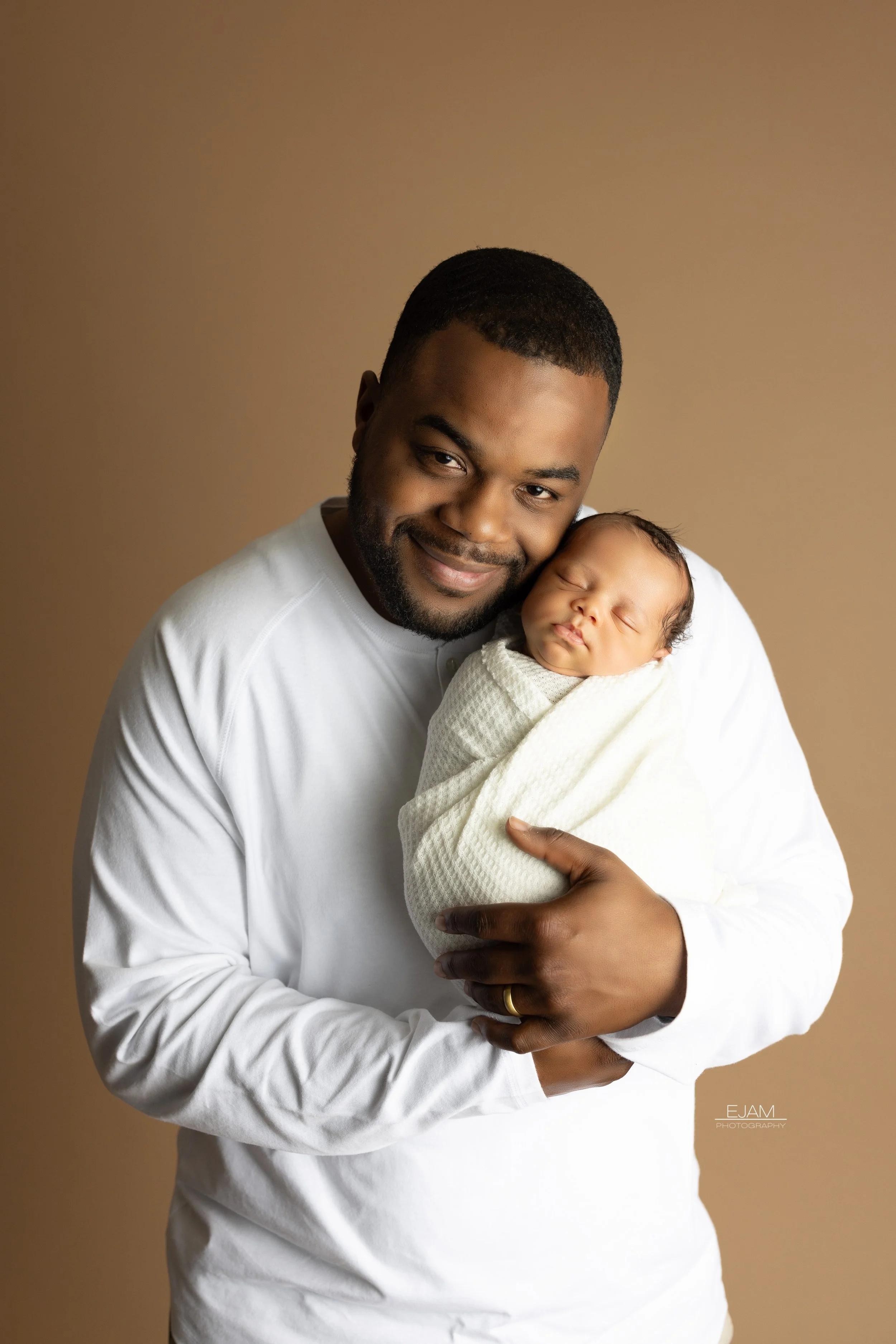 Dallas newborn photographer. Fort Worth newborn photography studio.