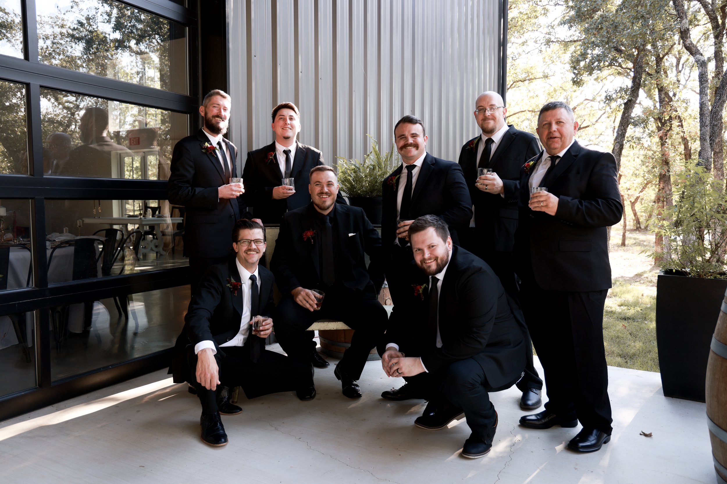 DALLAS-WEDDING-PHOTOGRAPHER-GROOMSMEN-NEWARK-WEDDING-VENUE-EJAM-PHOTOGRAPHY.jpg
