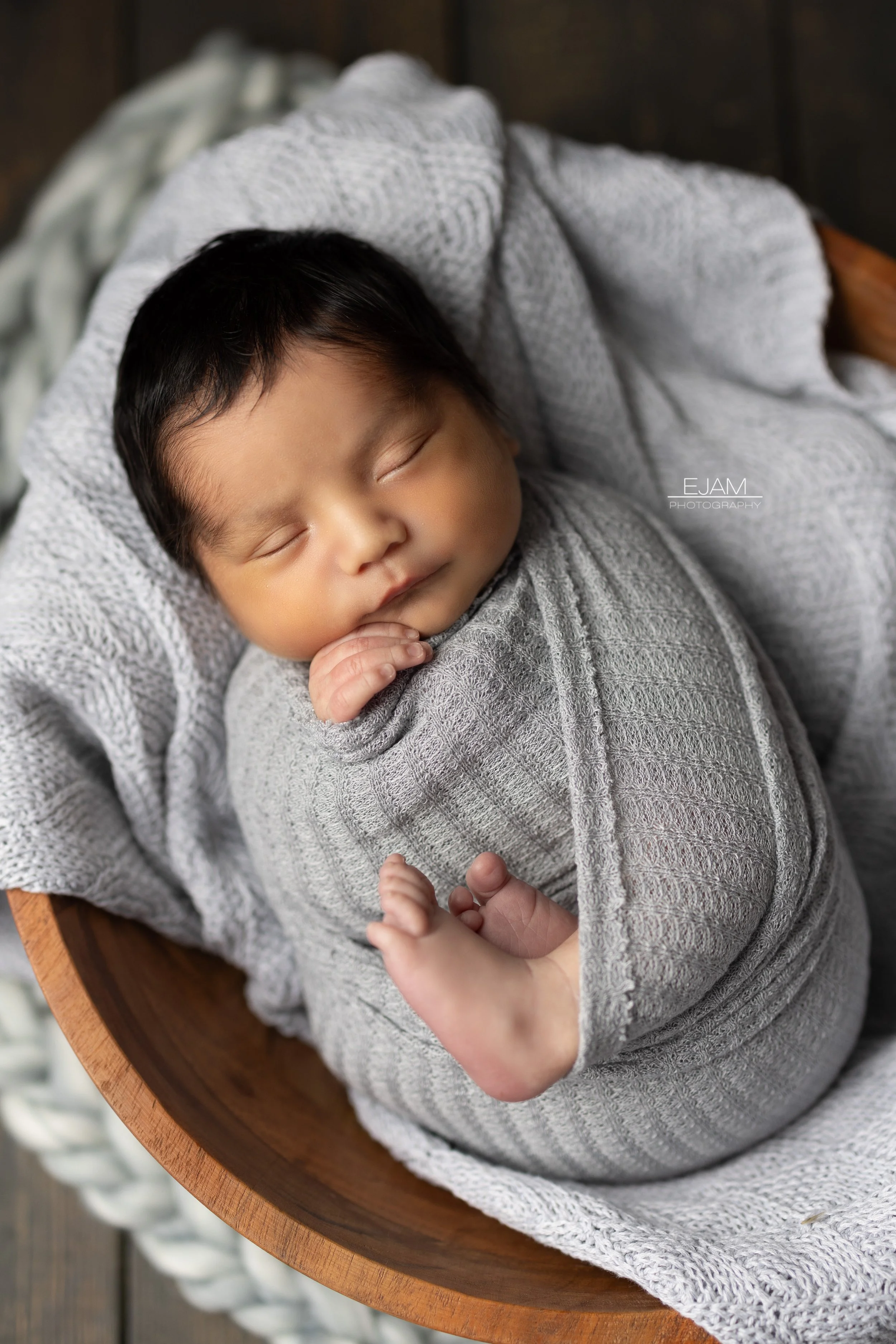 BEST NEWBORN PHOTOGRAPHER NEAR ME | FORT WORTH NEWBORN PHOTOGRAPHER | DALLAS BEST NEWBORN PHOTOGRAPHER