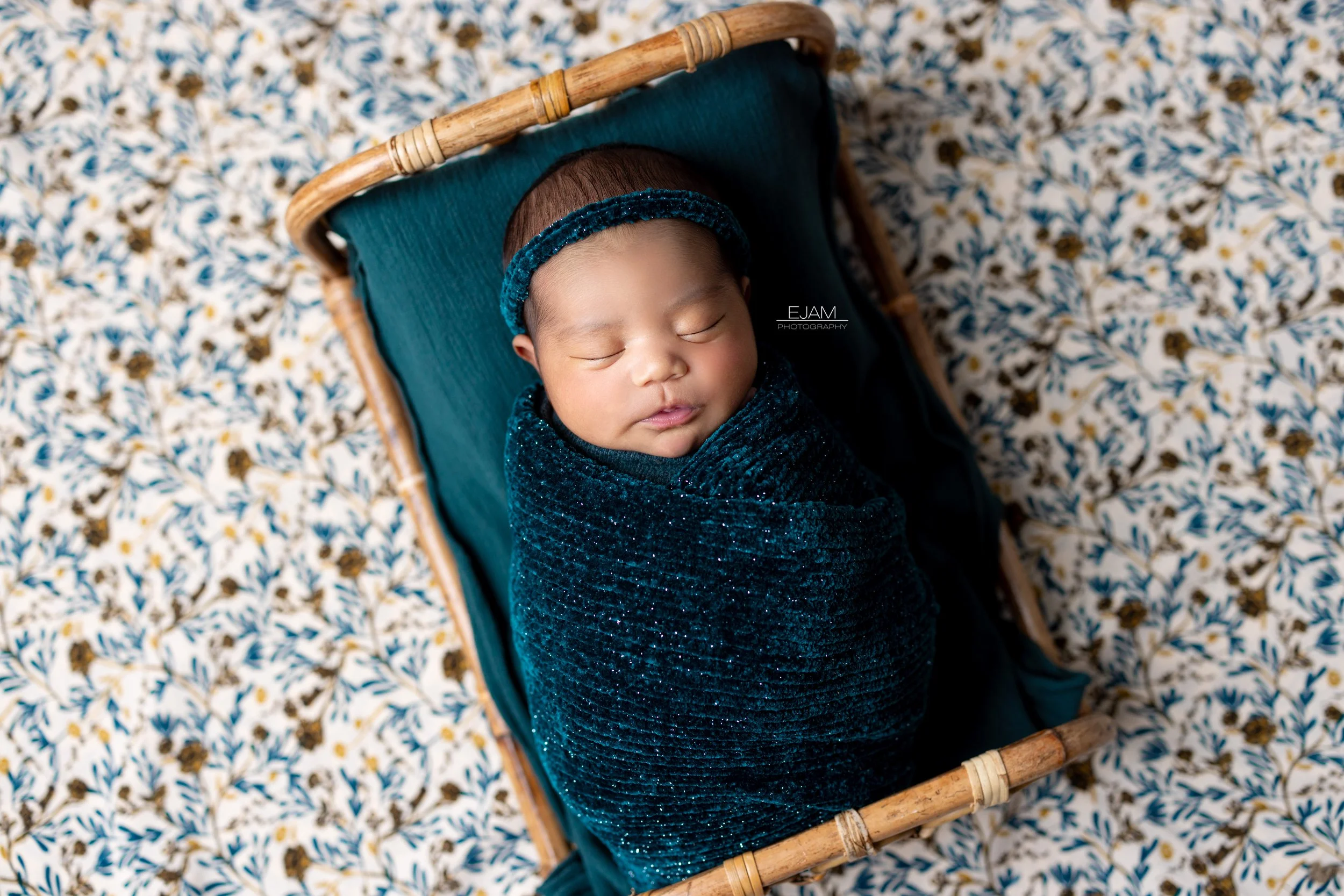 BEST NEWBORN PHOTOGRAPHER NEAR ME | FORT WORTH NEWBORN PHOTOGRAPHER | DALLAS BEST NEWBORN PHOTOGRAPHER