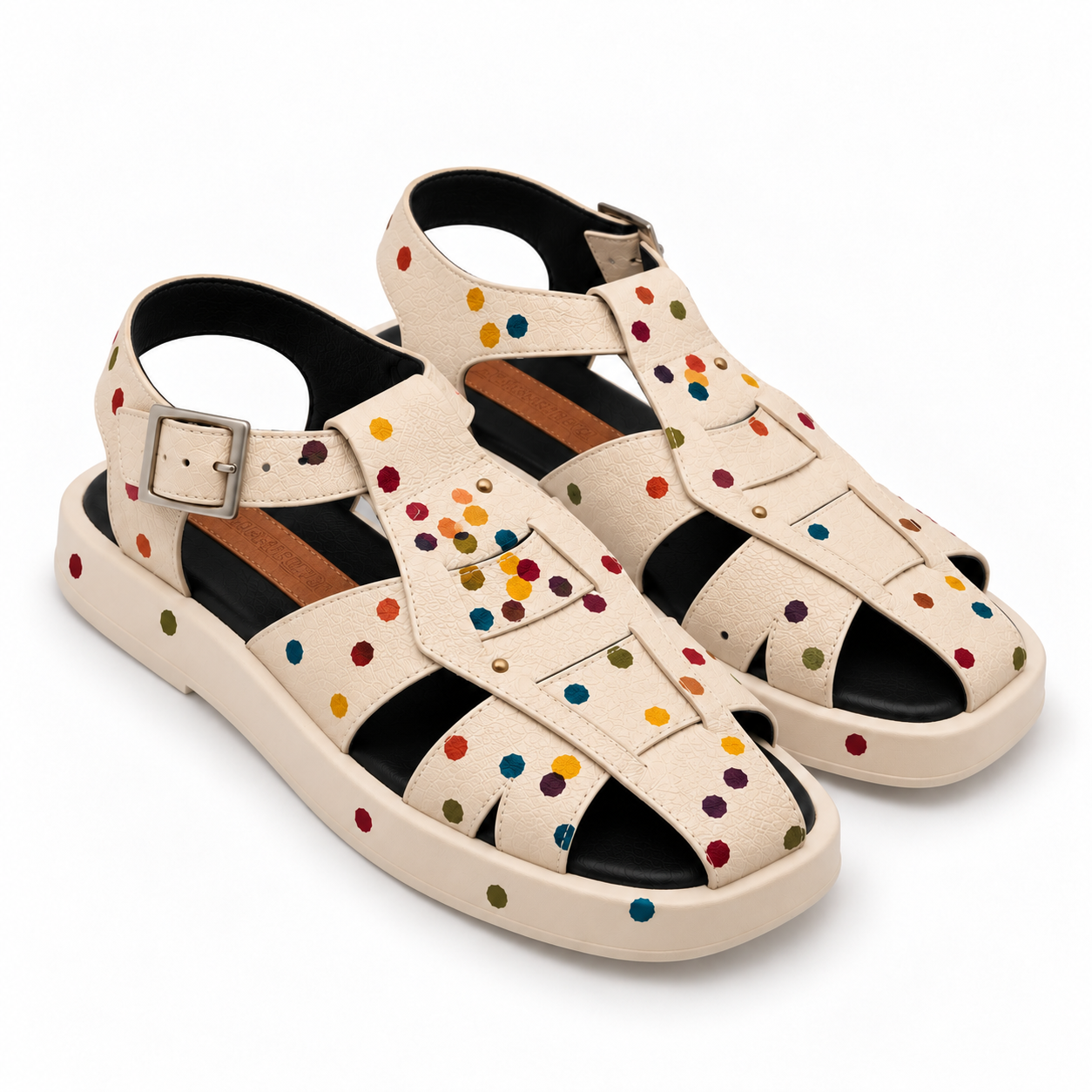 Sandalias beige con lunares multicolores.png
