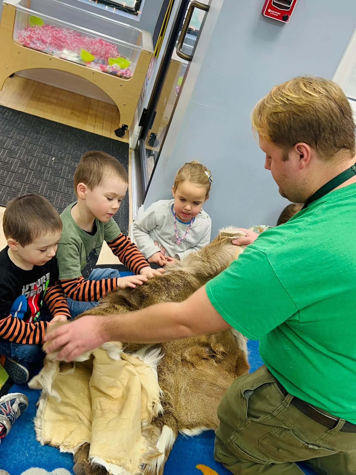 Thank you @mortonarb for visiting our Pre-K class today! We loved learning about animals in the winter with you! ✨

#MortonArboretum #CCC