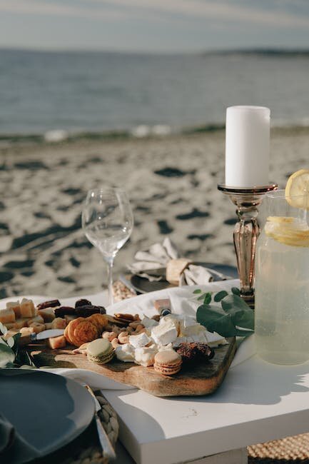 Get ready to elevate your picnic game! 🌟 Join the Table &amp; Tides family where we transform every outdoor gathering into a stylish and effortless soiree! 💖 Embrace the art of chill with our extraordinary picnic setups. Perfect for any celebration