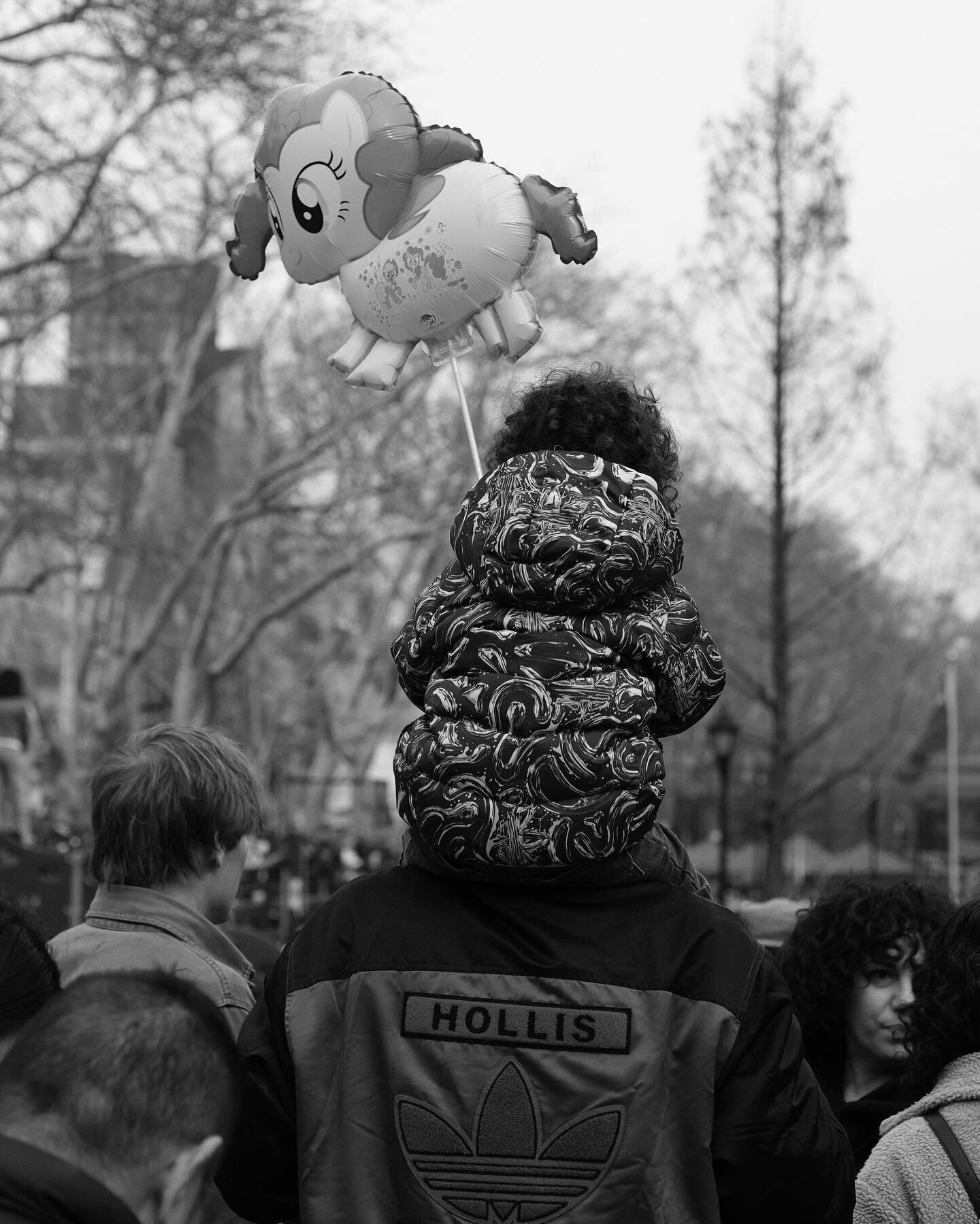 🧧🐉 More!

#photography #bnwphotography #monochrome #monochromephotography #bnw #blackandwhite #ny #newyork #les #lowereastside #chinesenewyear #lny #lunarnewyear #yearofthedragon #streetphotography #fuji #xe4 #fujixe4 #balloon #nyc #manhattan #fuji