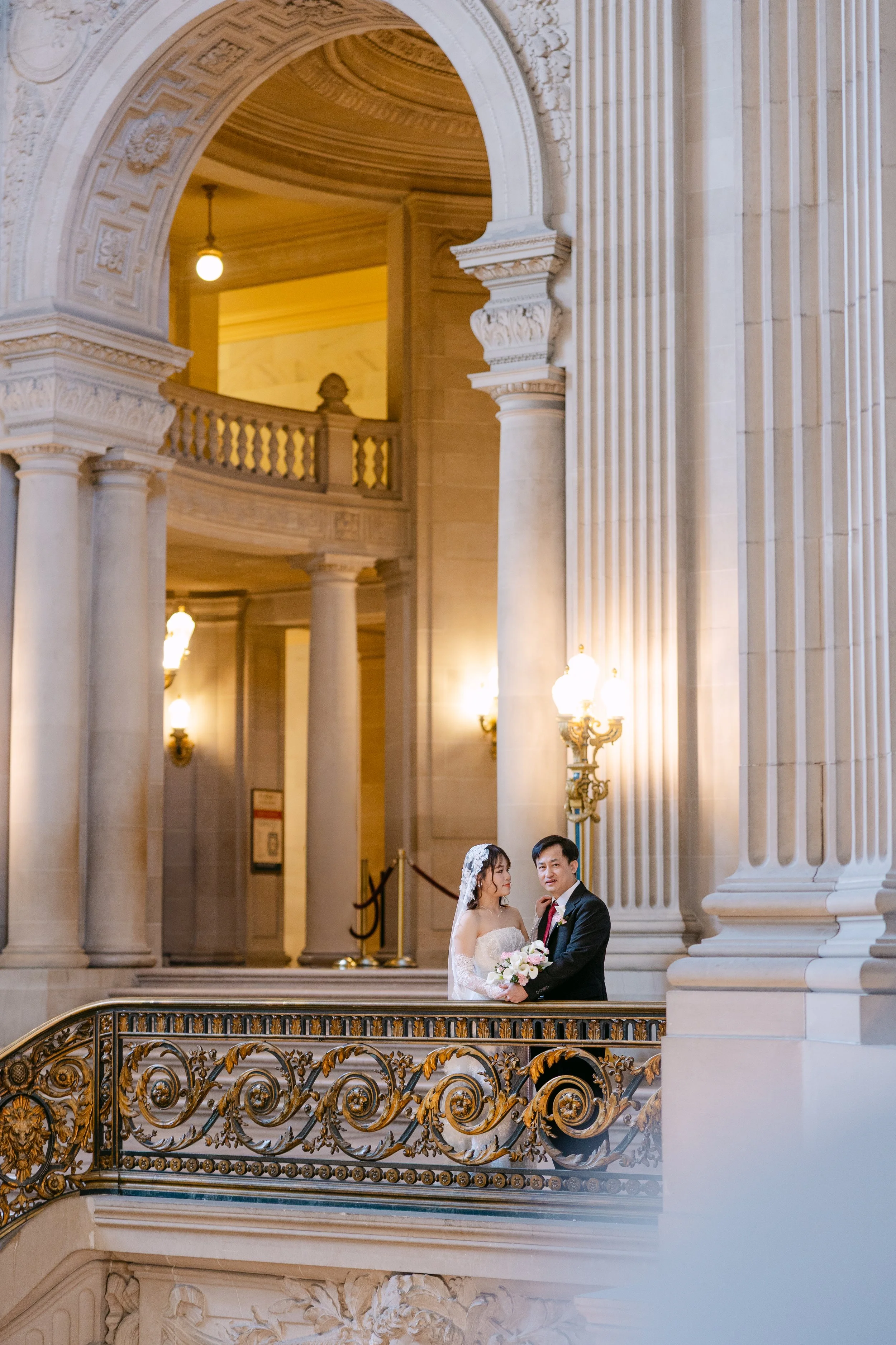 Thu&Peter_SFCityHall_3.jpg