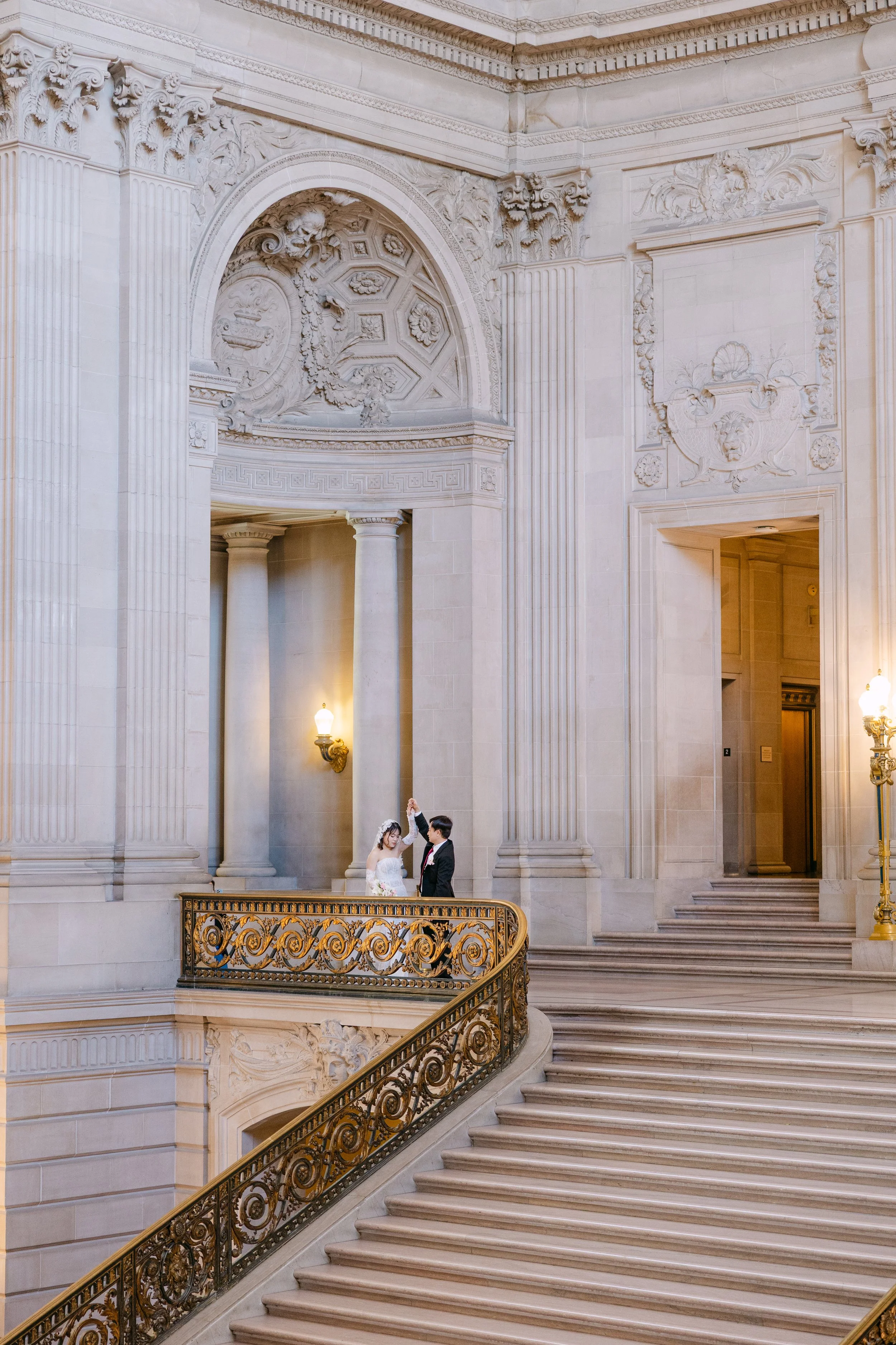 Thu&Peter_SFCityHall_166.jpg