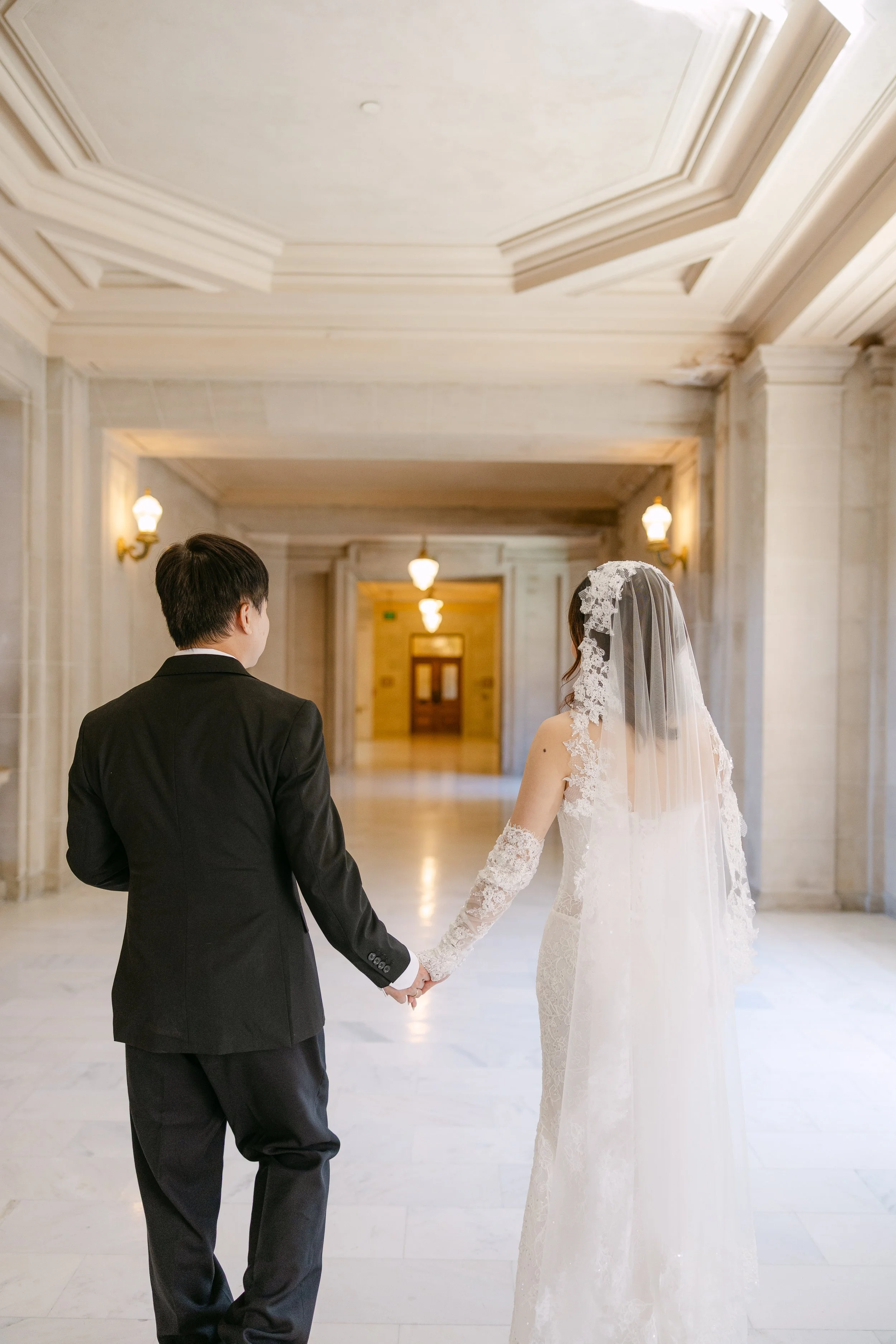 Thu&Peter_SFCityHall_60.jpg