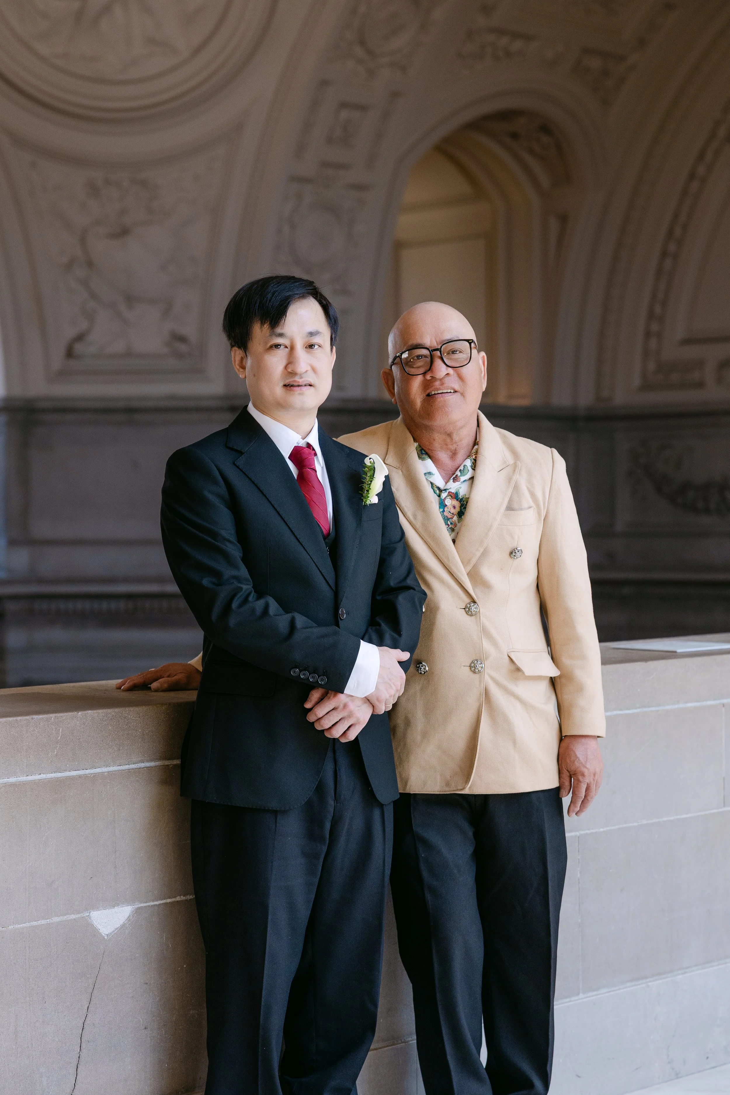 Thu&Peter_SFCityHall_107.jpg