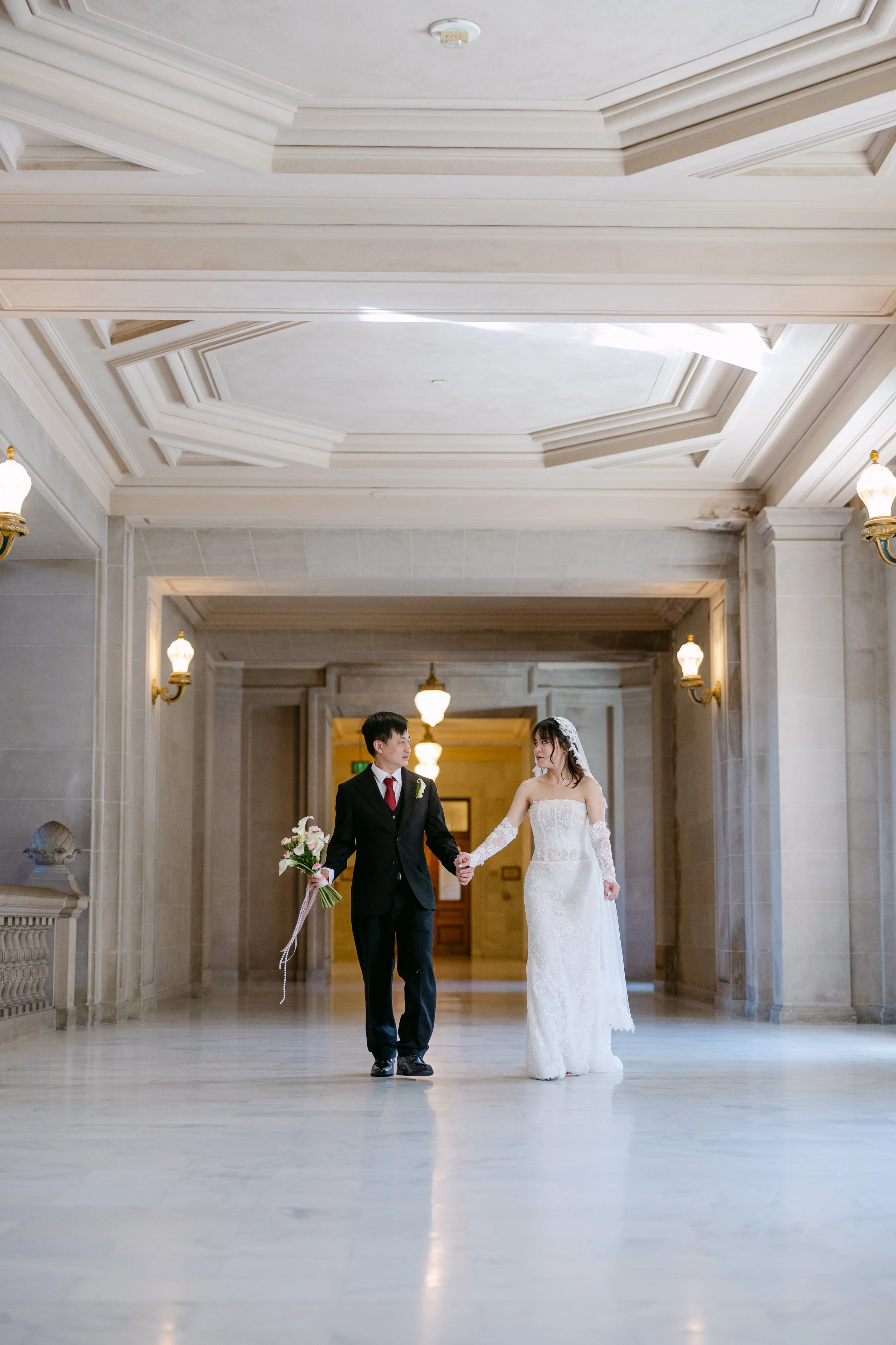 Thu&Peter_SFCityHall_56.jpg