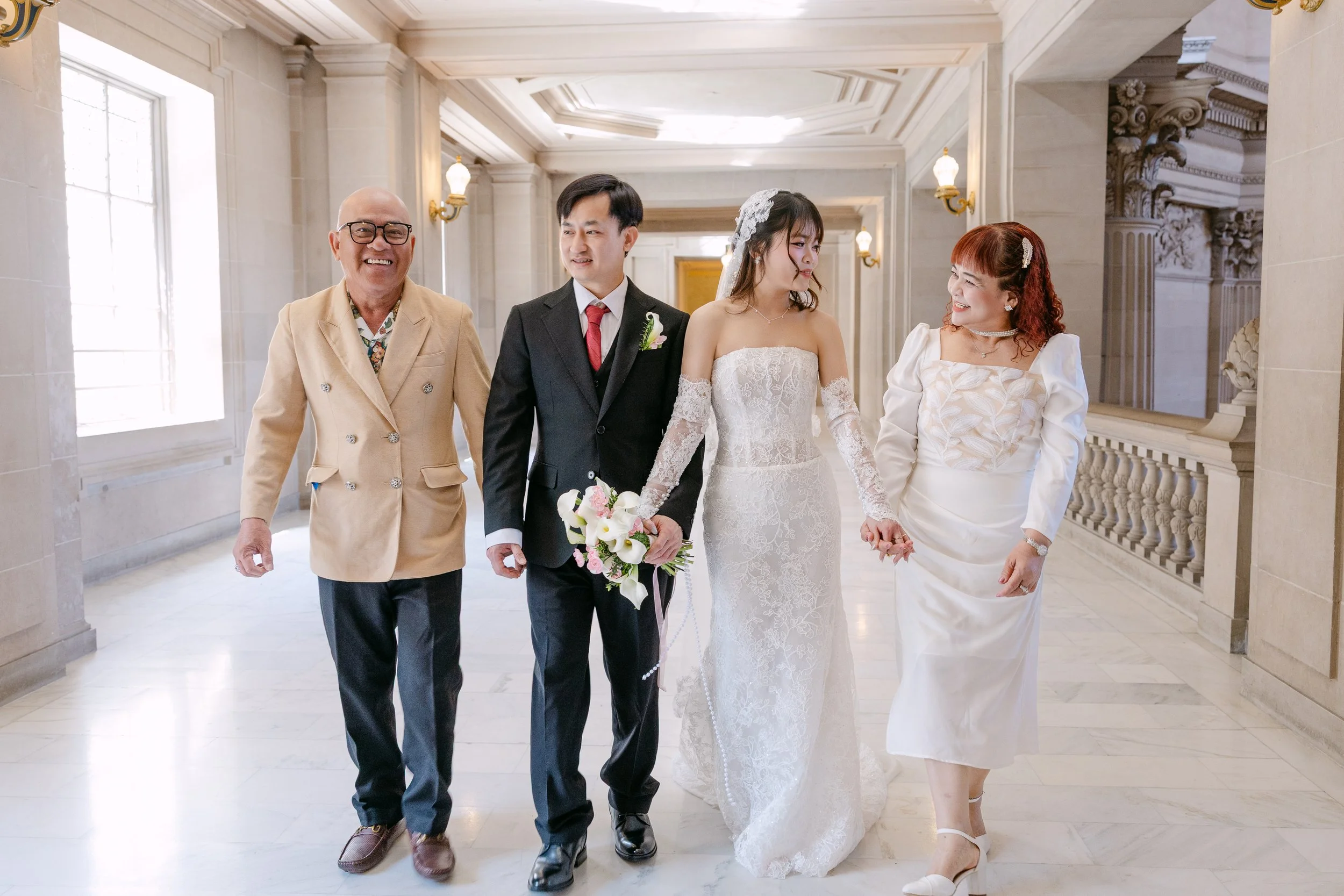 Thu&Peter_SFCityHall_79.jpg