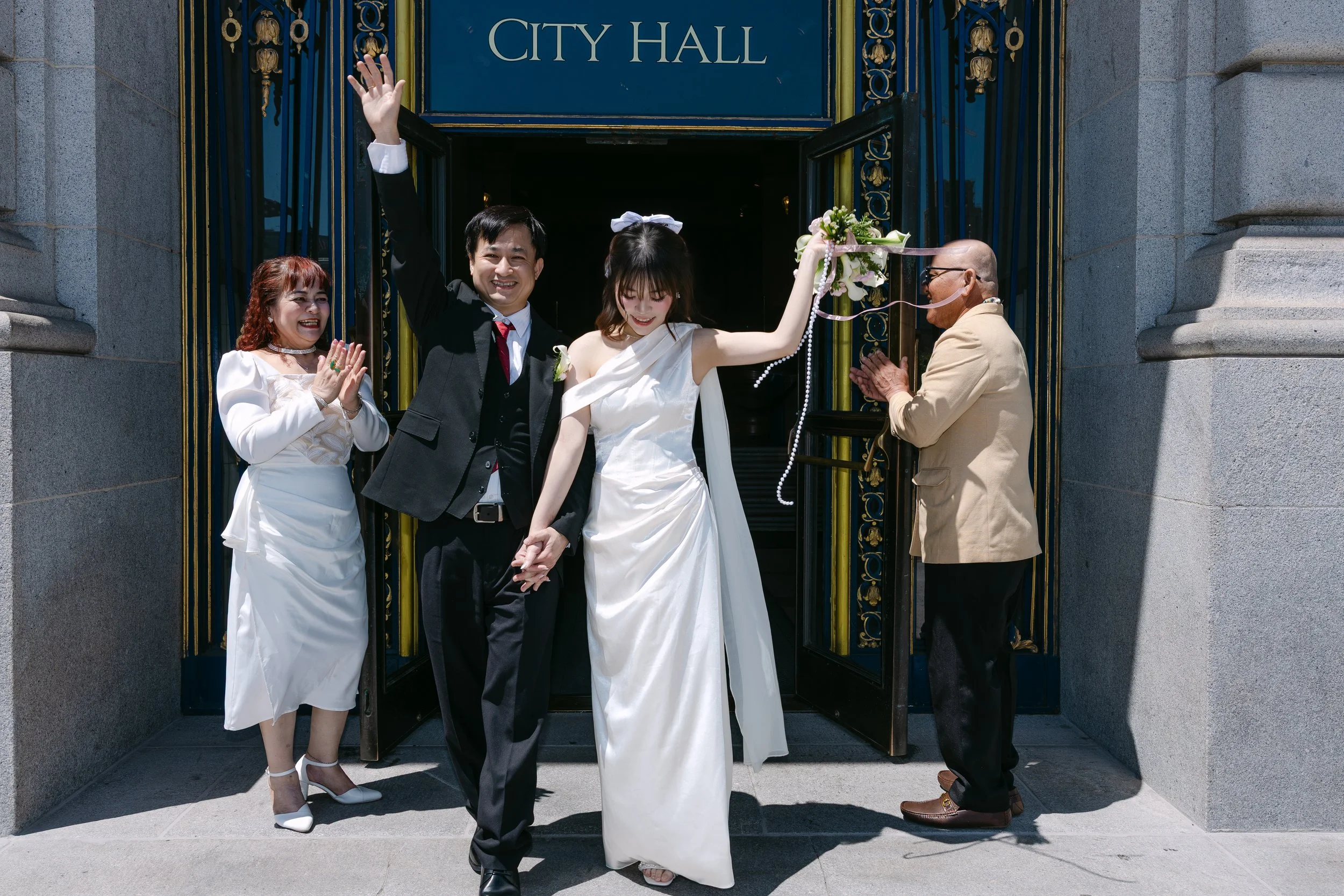 Thu&Peter_SFCityHall_121.jpg