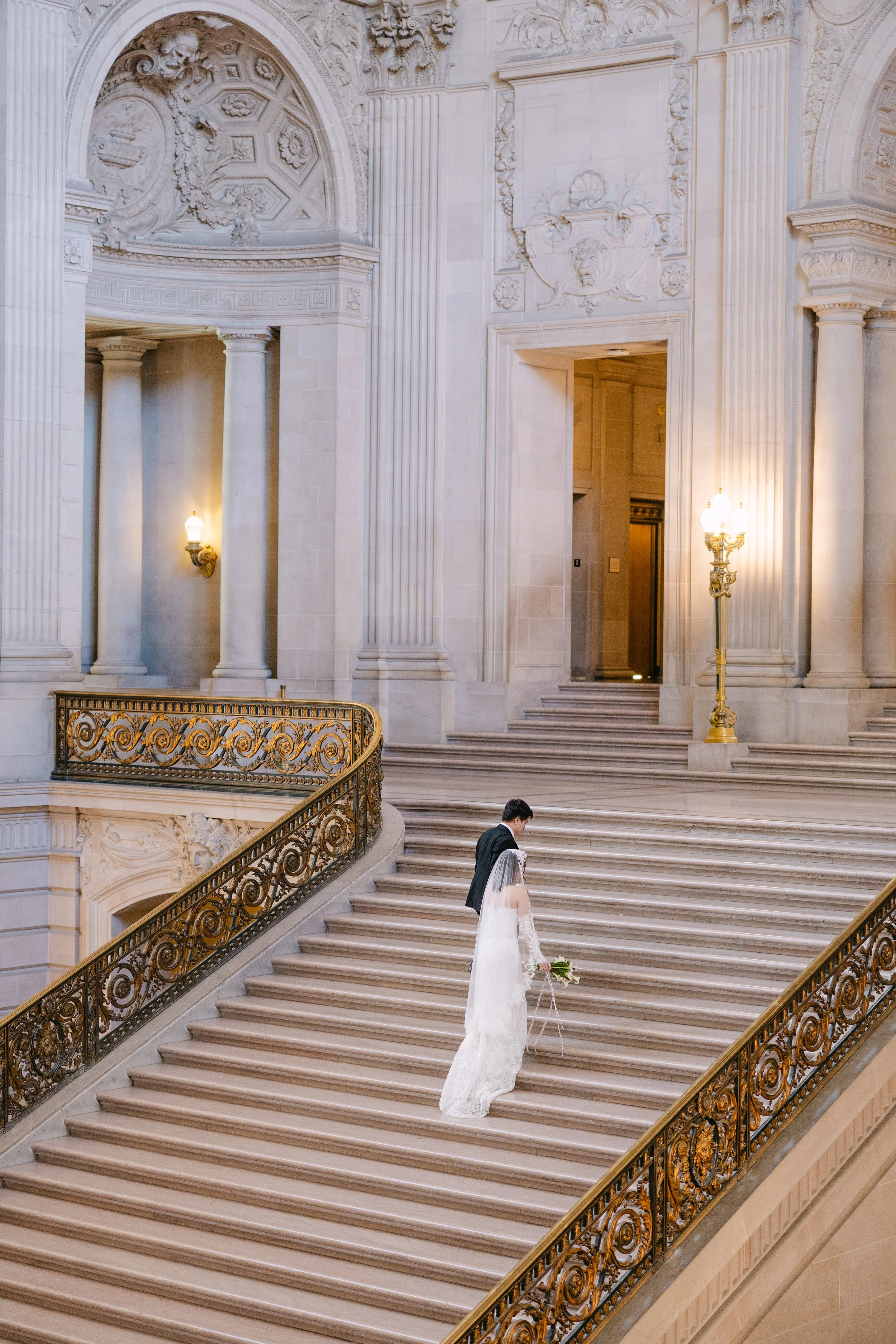 Thu&Peter_SFCityHall_155.jpg