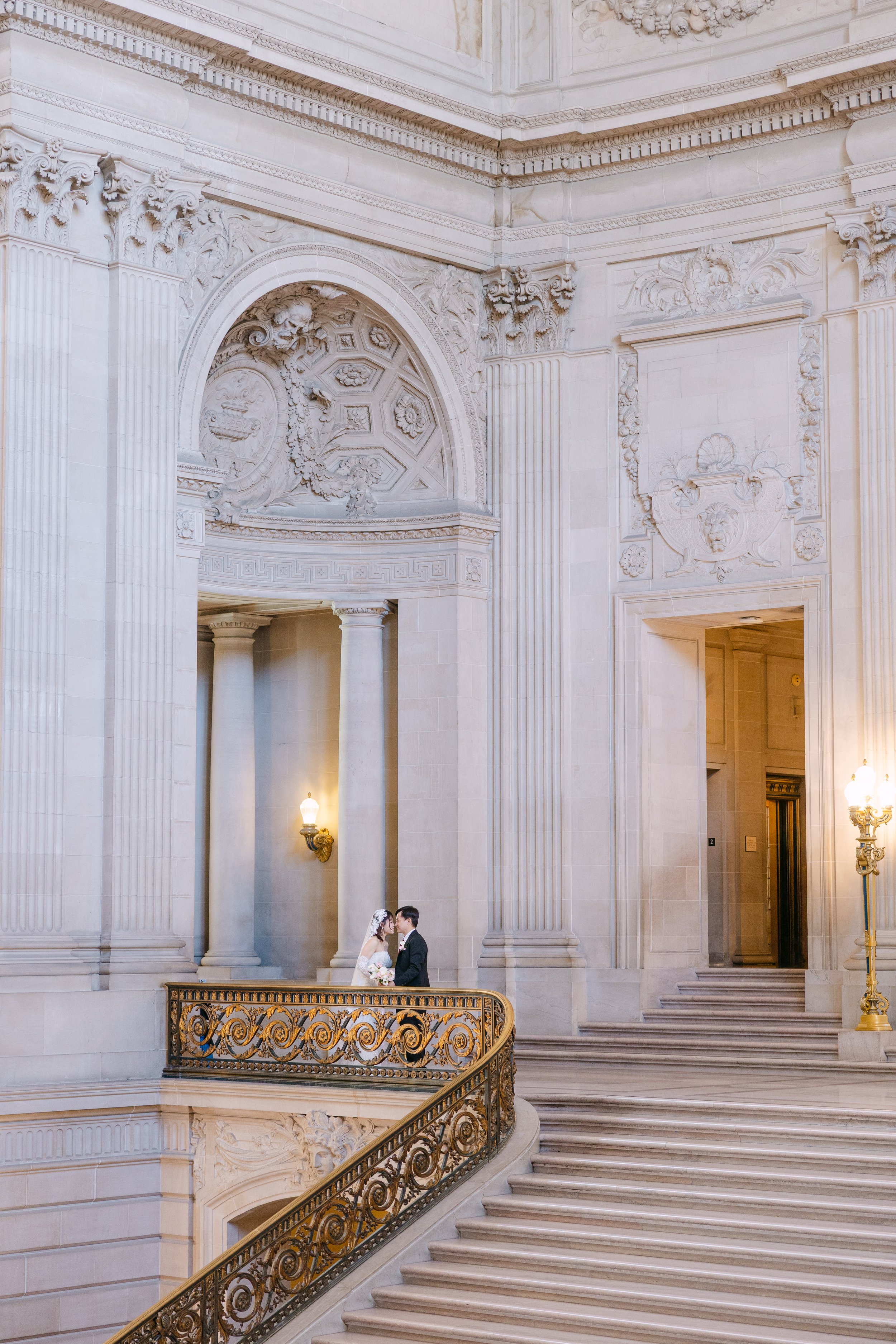 Thu&Peter_SFCityHall_165.jpg