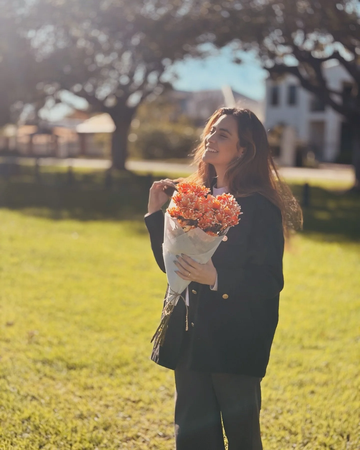 Nutre tu cuerpo y mente con alegr&iacute;a y salud. Abraza cada d&iacute;a con una sonrisa, alimenta tu cuerpo con alimentos saludables y encuentra momentos de paz y risas. 
Recordemos que una mente sana es tan importante como un cuerpo sano. 🪻🌼