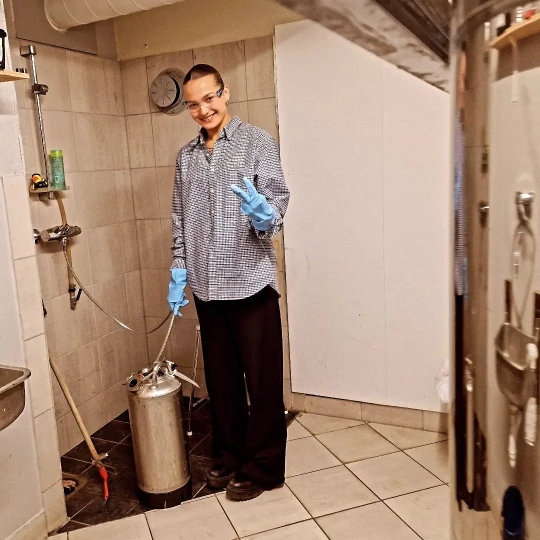 Habitat behind the scenes: Our amazing bar manager, Johanne, is cleaning the beerlines in the old Monkey Brew brewery, making sure that our product is as good as the breweries ment them to be. Safety first 🫡

#habitatbartrd #creaturesofhabitat #olav
